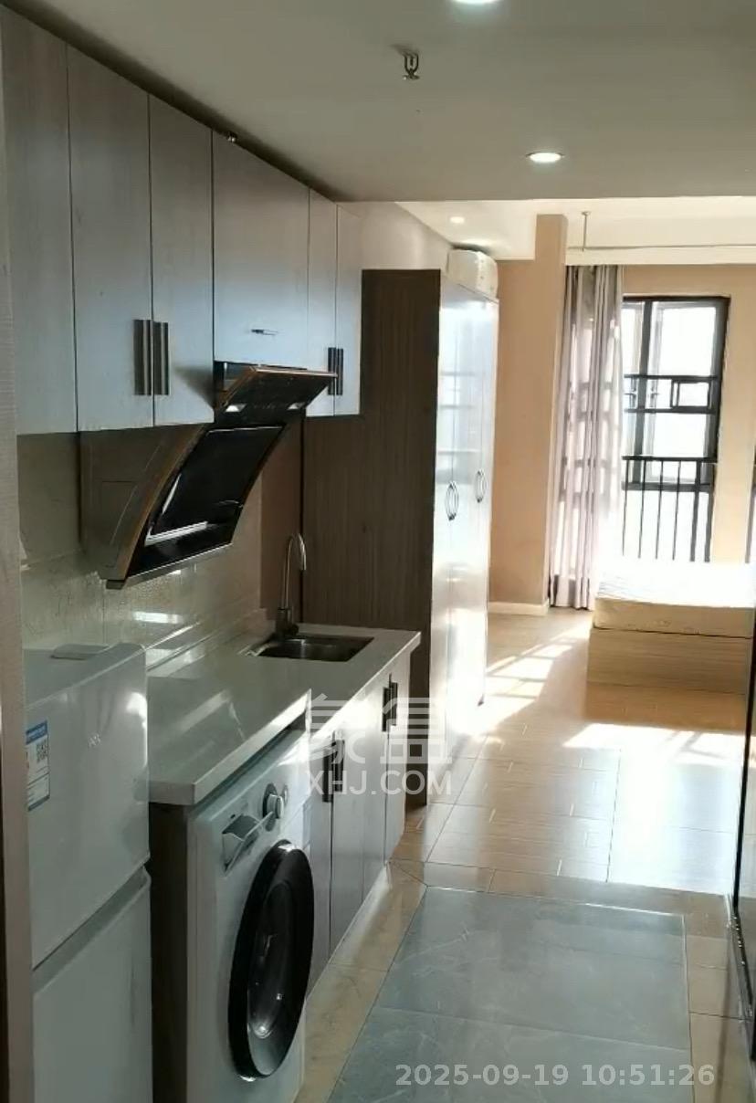 中建芙蓉工社 1室1厅1卫 1300.0元/月 中建芙蓉工社 1室1厅1卫 1300.0元/月室内图