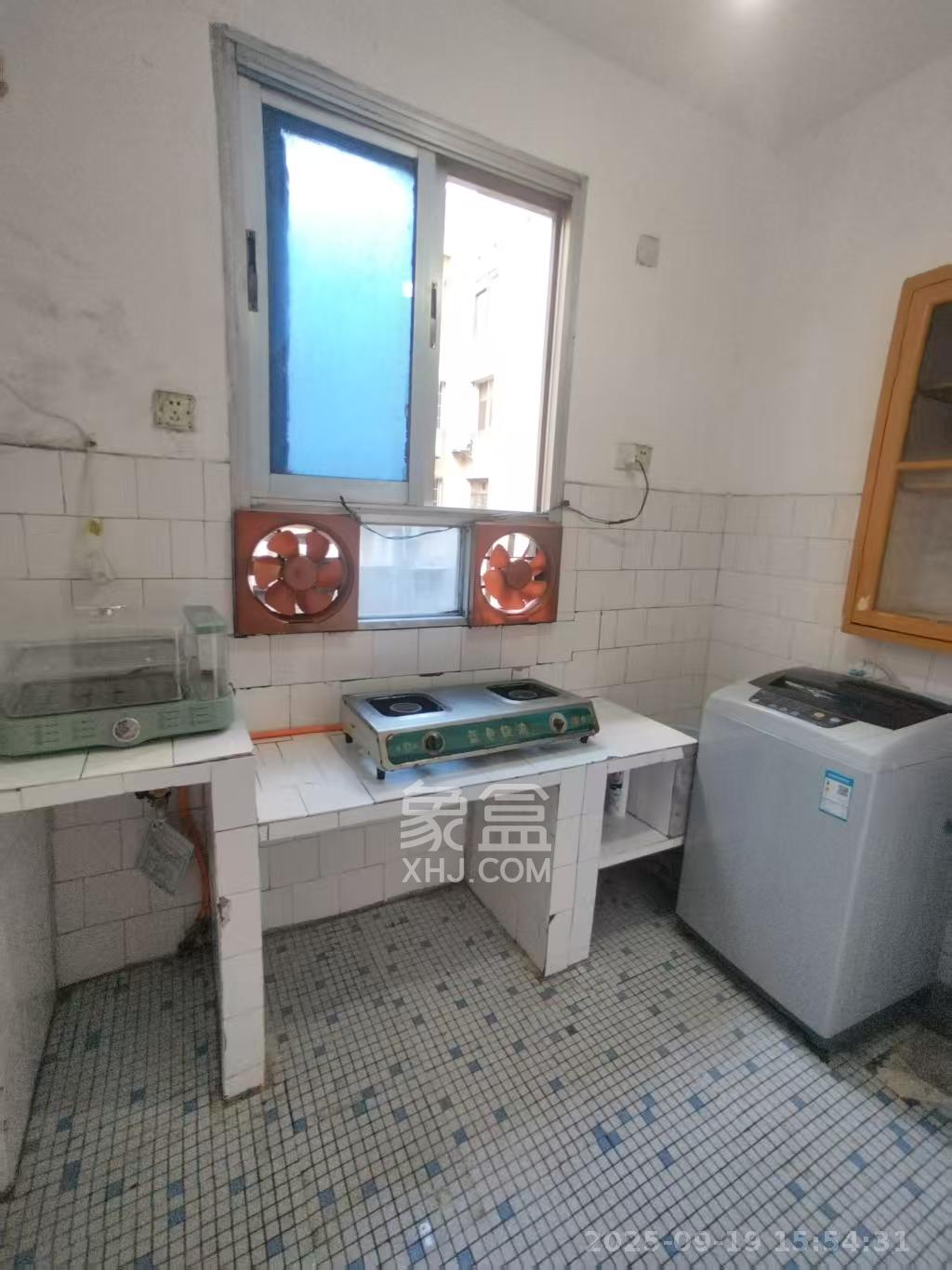 曙光路综合楼 2室1厅1卫 1600.0元/月 曙光路综合楼 2室1厅1卫 1600.0元/月室内图