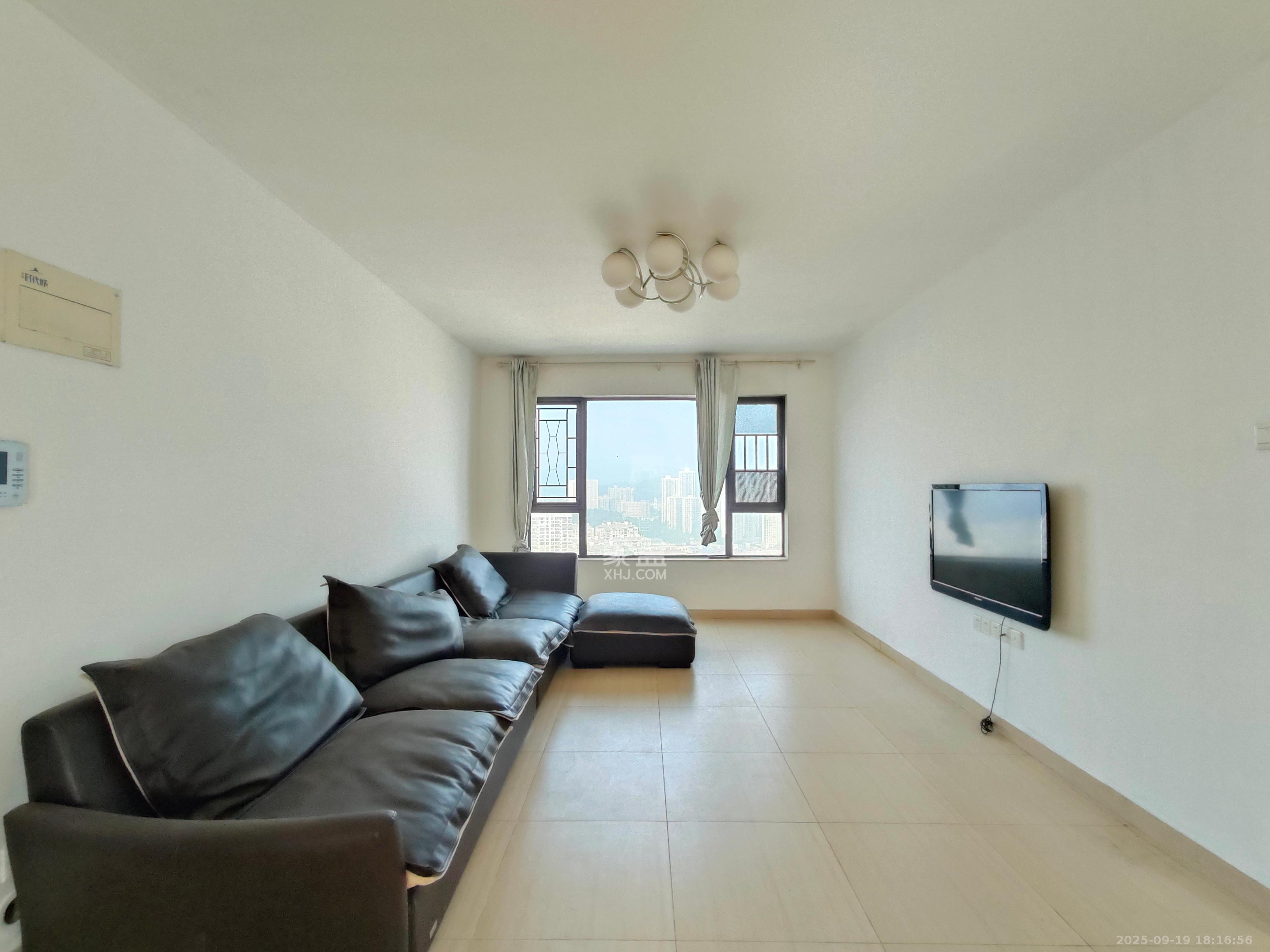 长房时代城  3室2厅1卫    2300.0元/月室内图