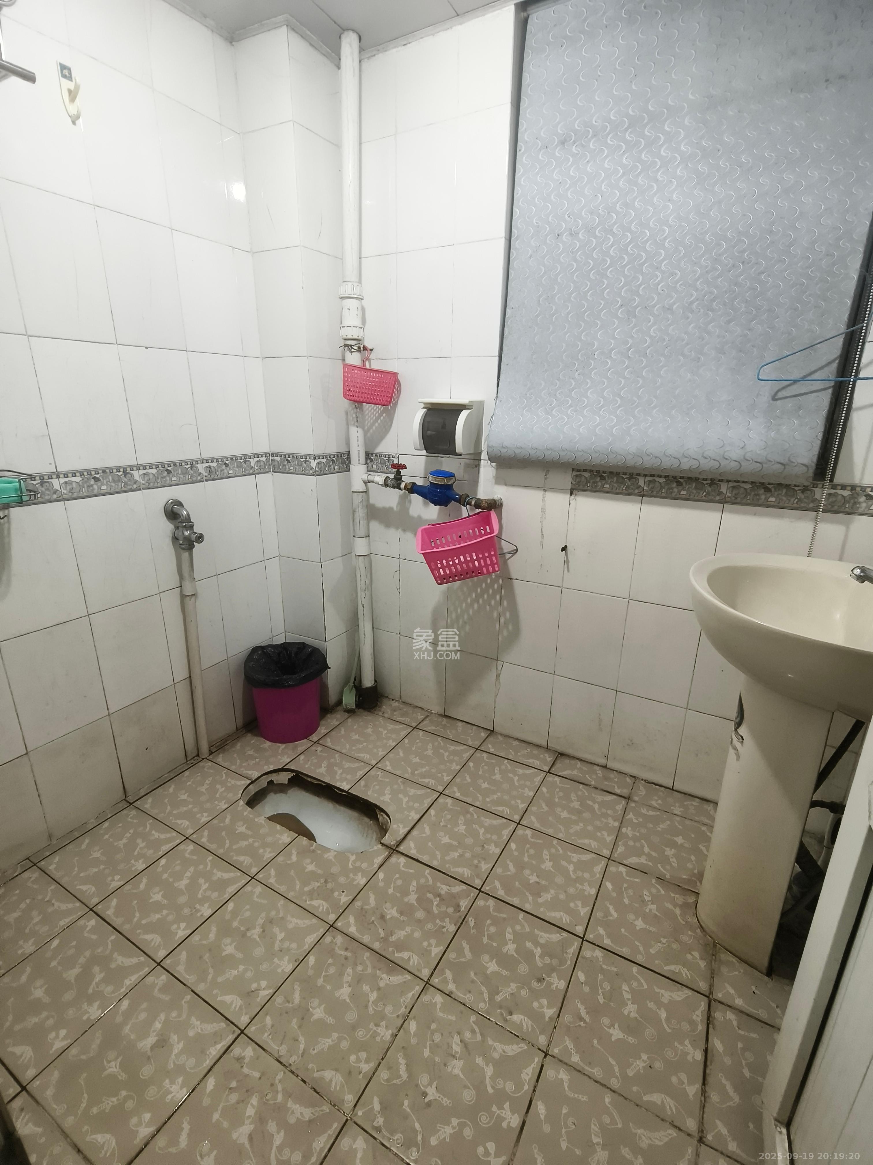 金帆小区  2室2厅1卫    1600.0元/月室内图