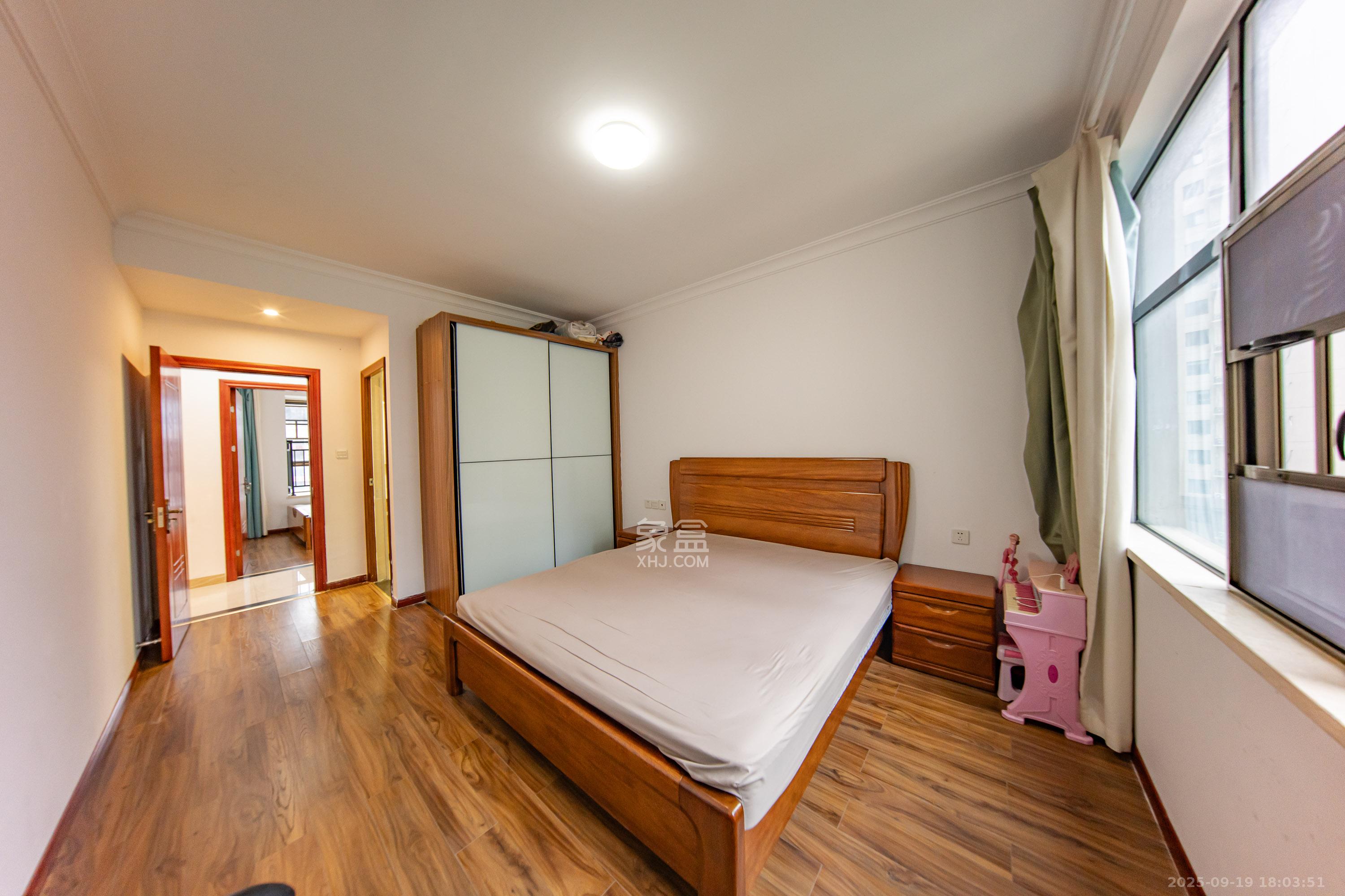 江山帝景哈佛 3室2厅2卫 88.0万 江山帝景哈佛 3室2厅2卫 88.0万卧室