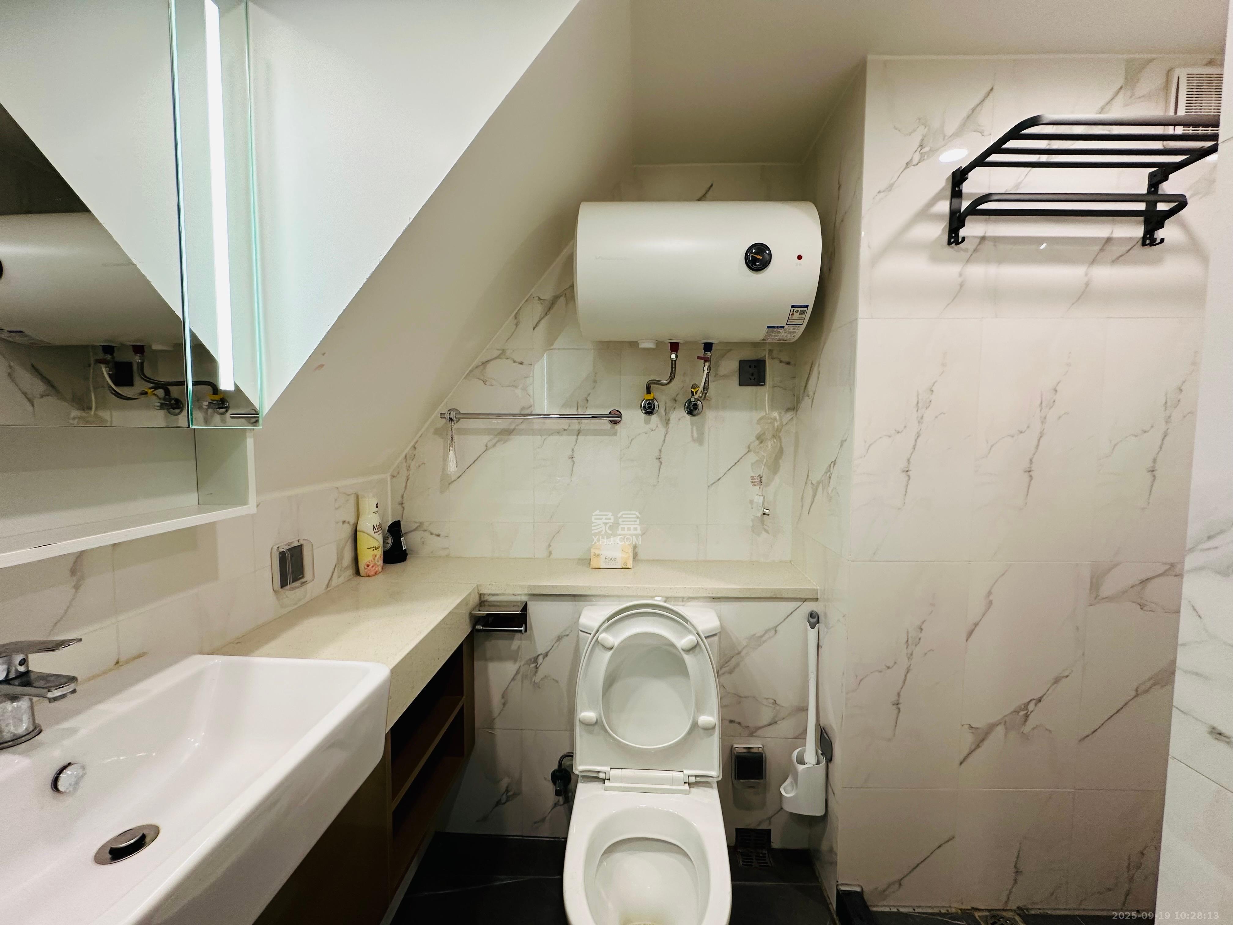 达美寰宇中心  2室2厅1卫    3500.0元/月室内图