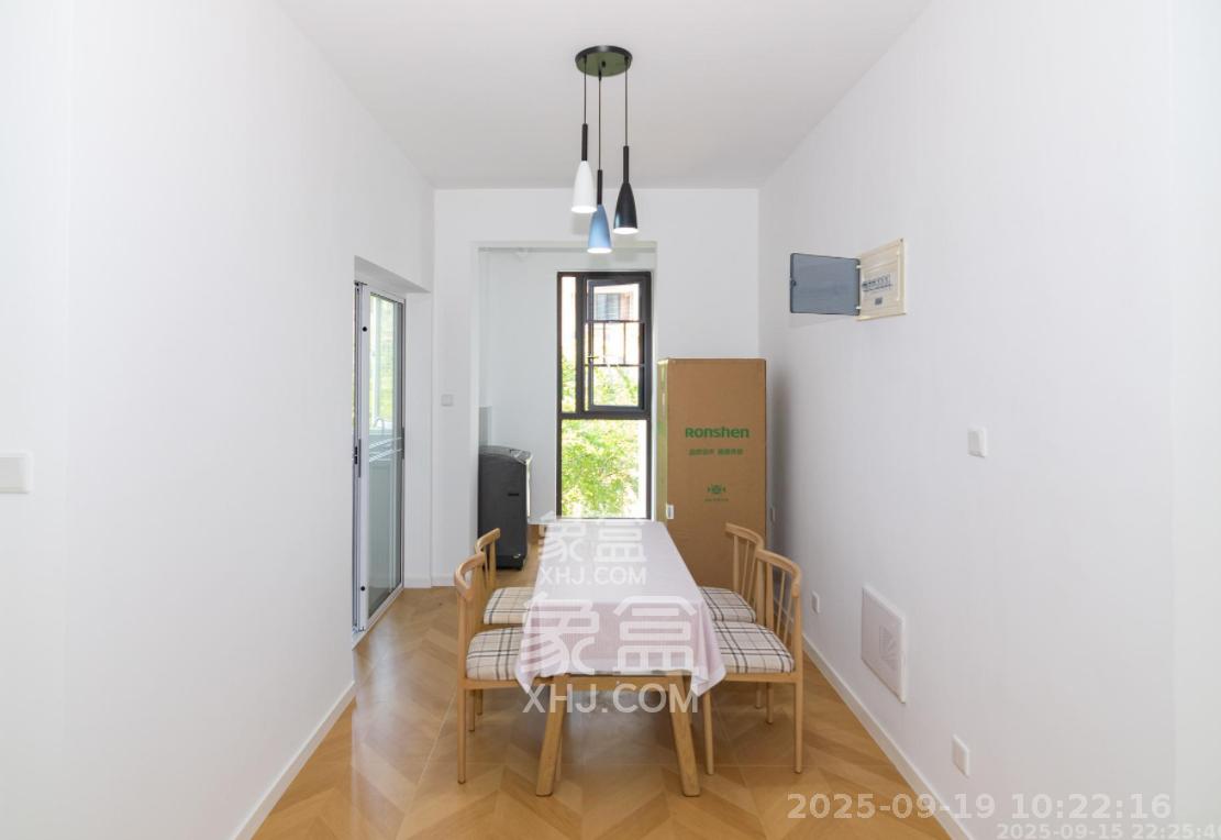 金地三千府(金地湖山樾、金地自在城) 3室2厅2卫 2000.0元/月 金地三千府(金地湖山樾、金地自在城) 3室2厅2卫 2000.0元/月室内图