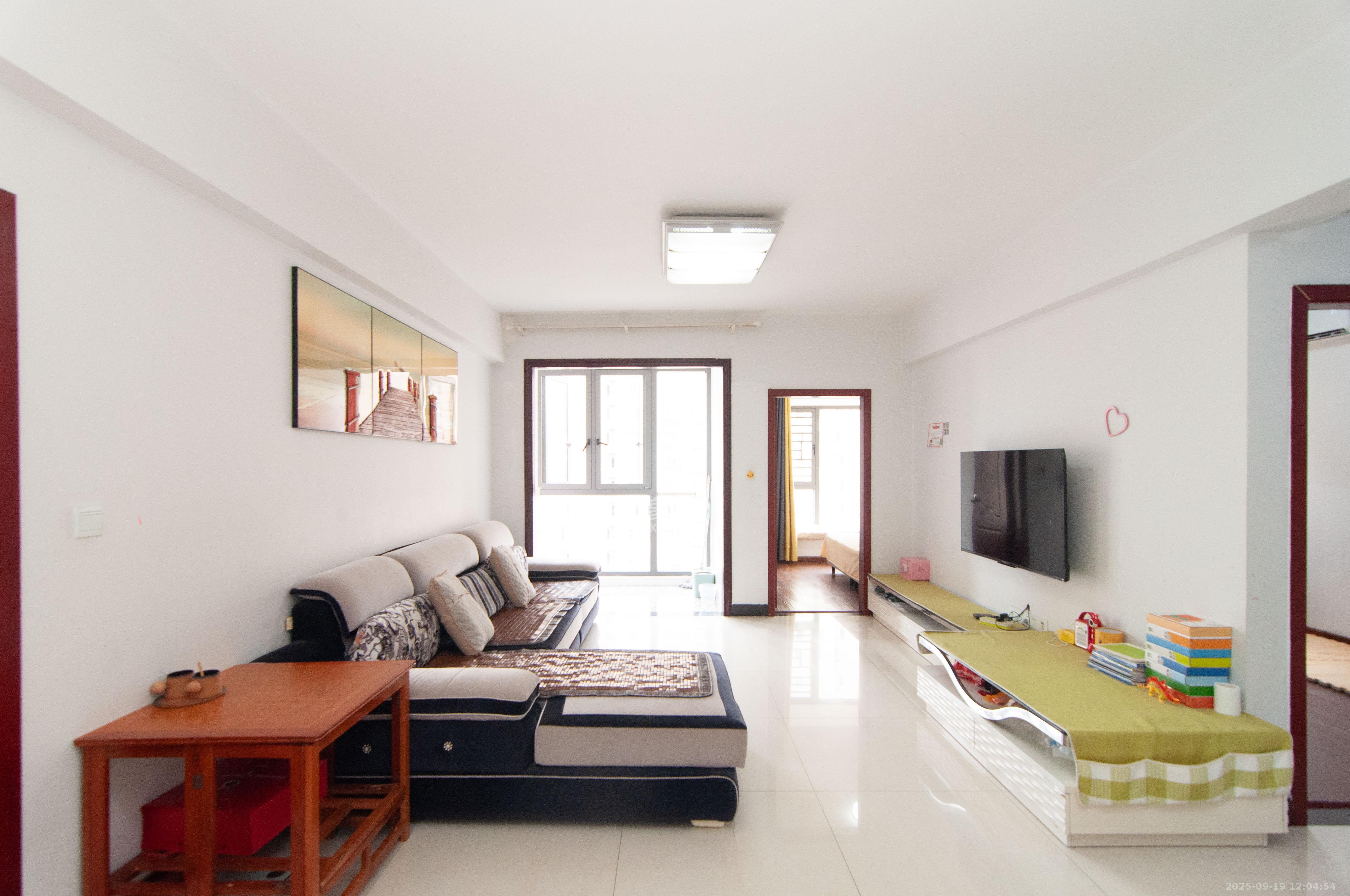 中房F联邦 3室2厅2卫 78.0万 中房F联邦 3室2厅2卫 78.0万客厅