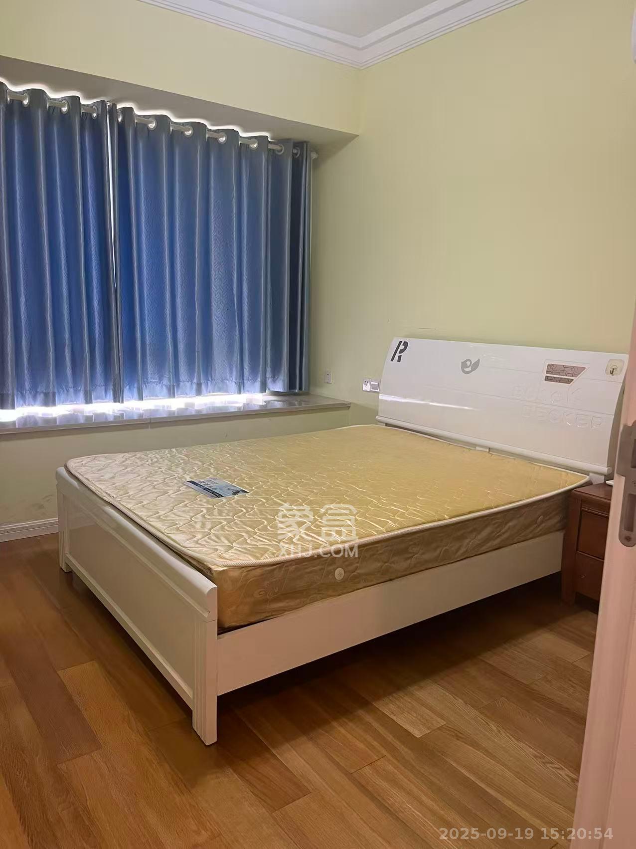 米兰春天  3室2厅1卫    1800.0元/月室内图