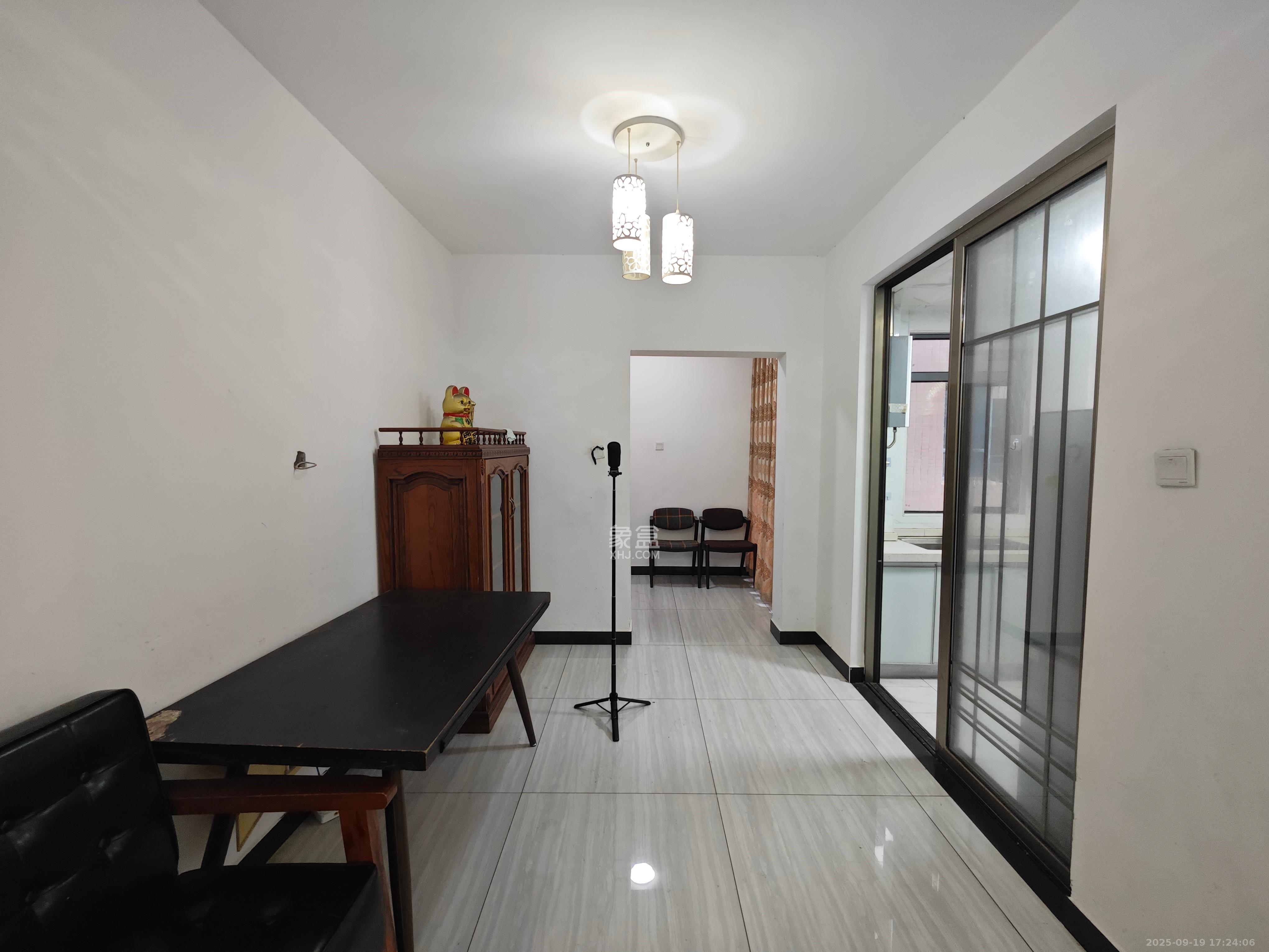 杜鹃文苑  2室2厅1卫    1800.0元/月室内图