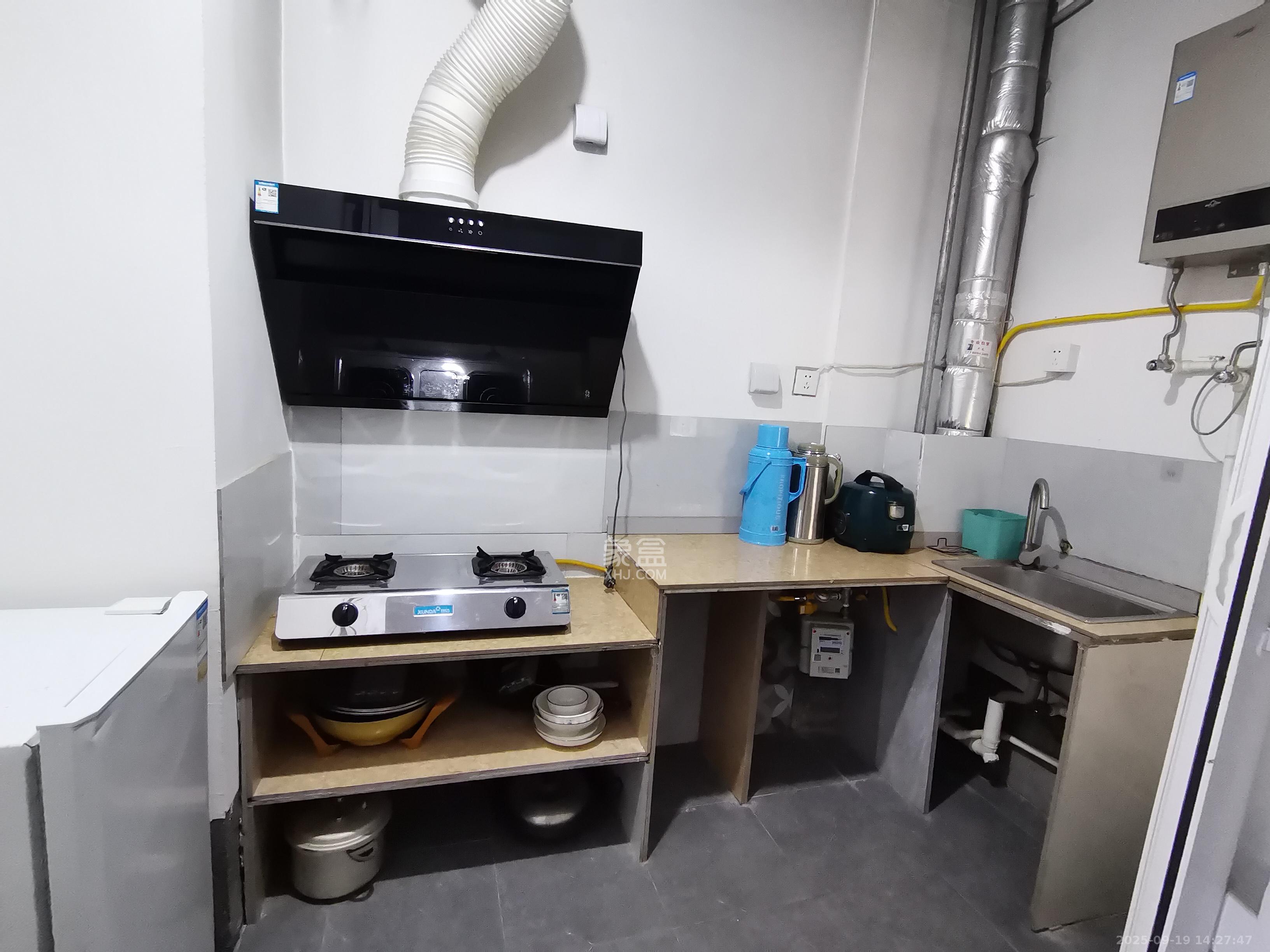 明发阅江悦府  3室2厅1卫    1700.0元/月室内图