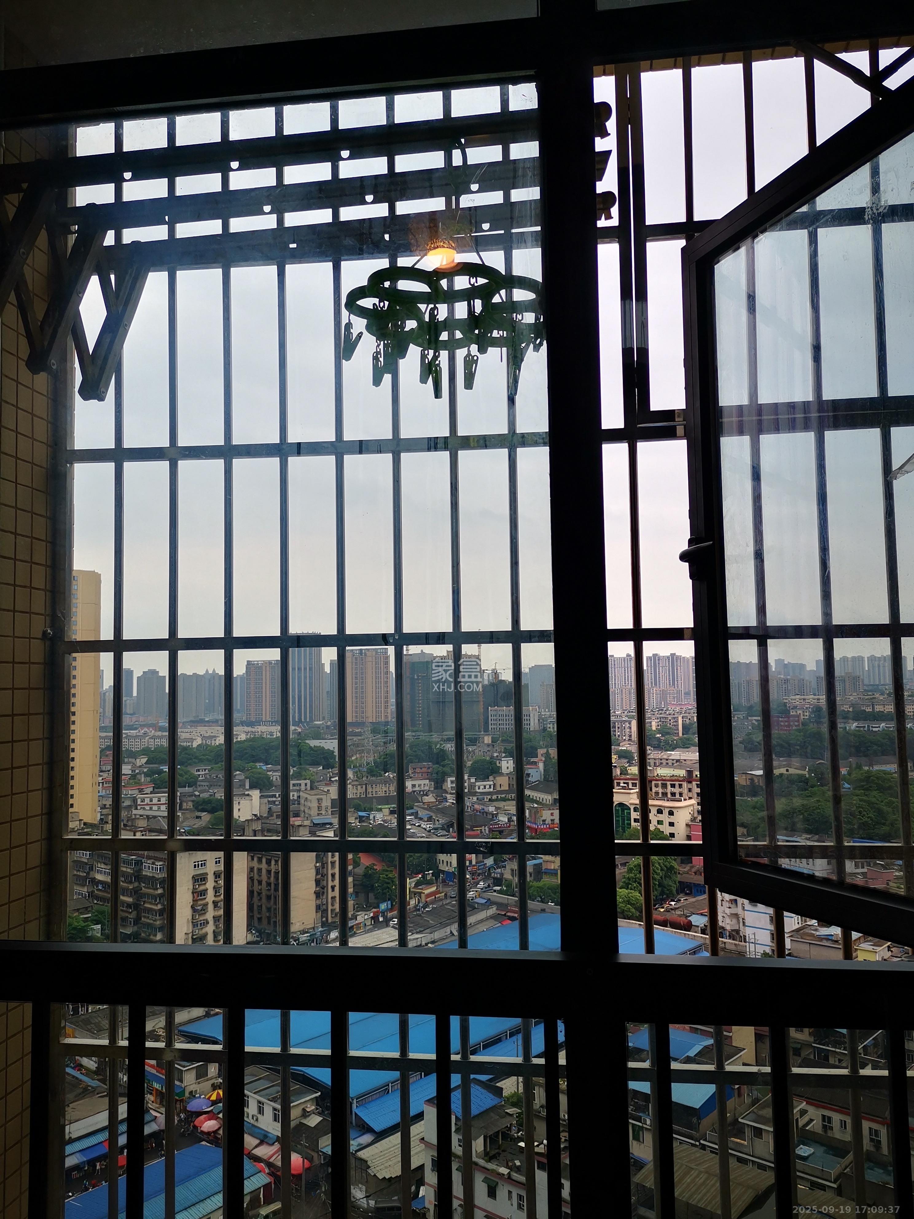 叠彩兰亭 1室1厅1卫 1400.0元/月 叠彩兰亭 1室1厅1卫 1400.0元/月室内图