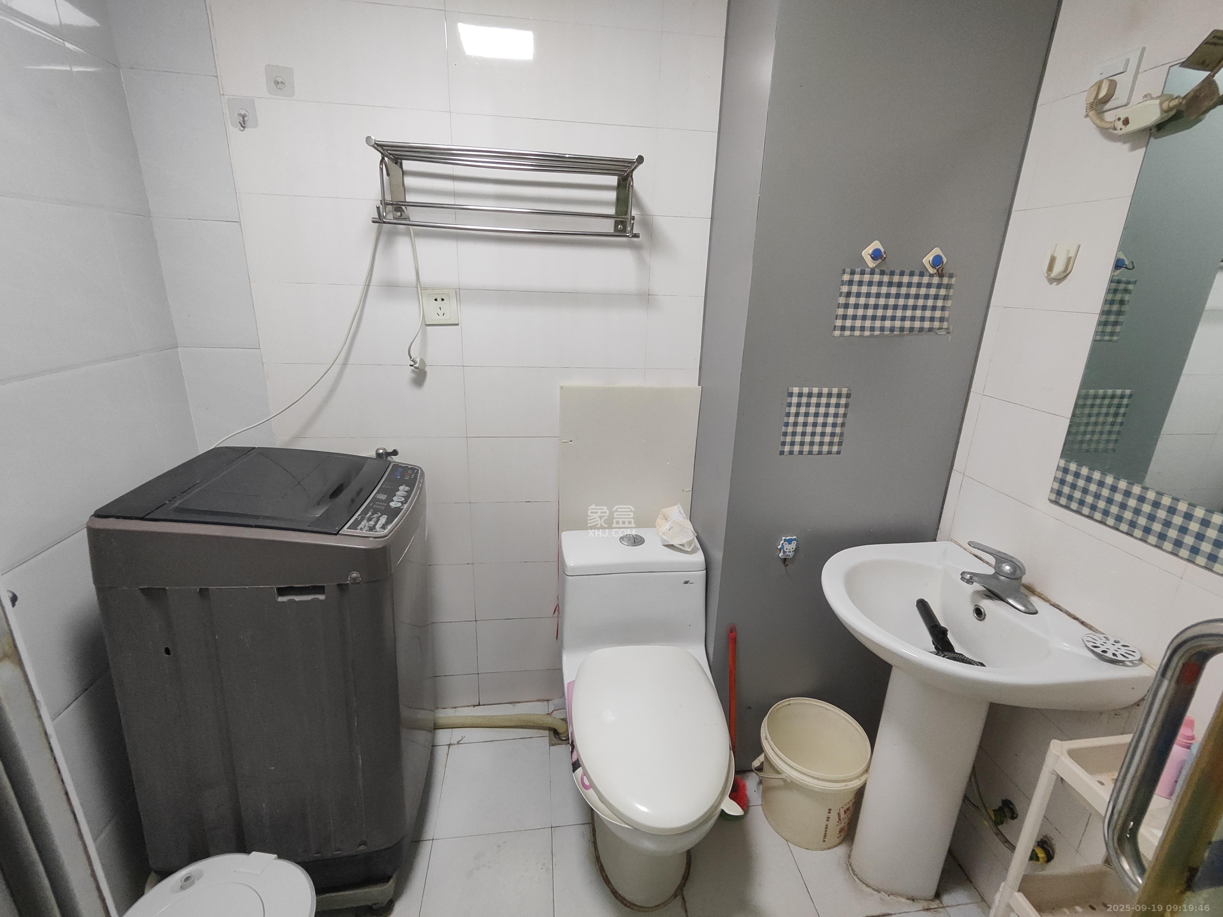 豪菲斯国际公寓(缤纷一季) 1室1厅1卫 1300.0元/月 豪菲斯国际公寓(缤纷一季) 1室1厅1卫 1300.0元/月室内图