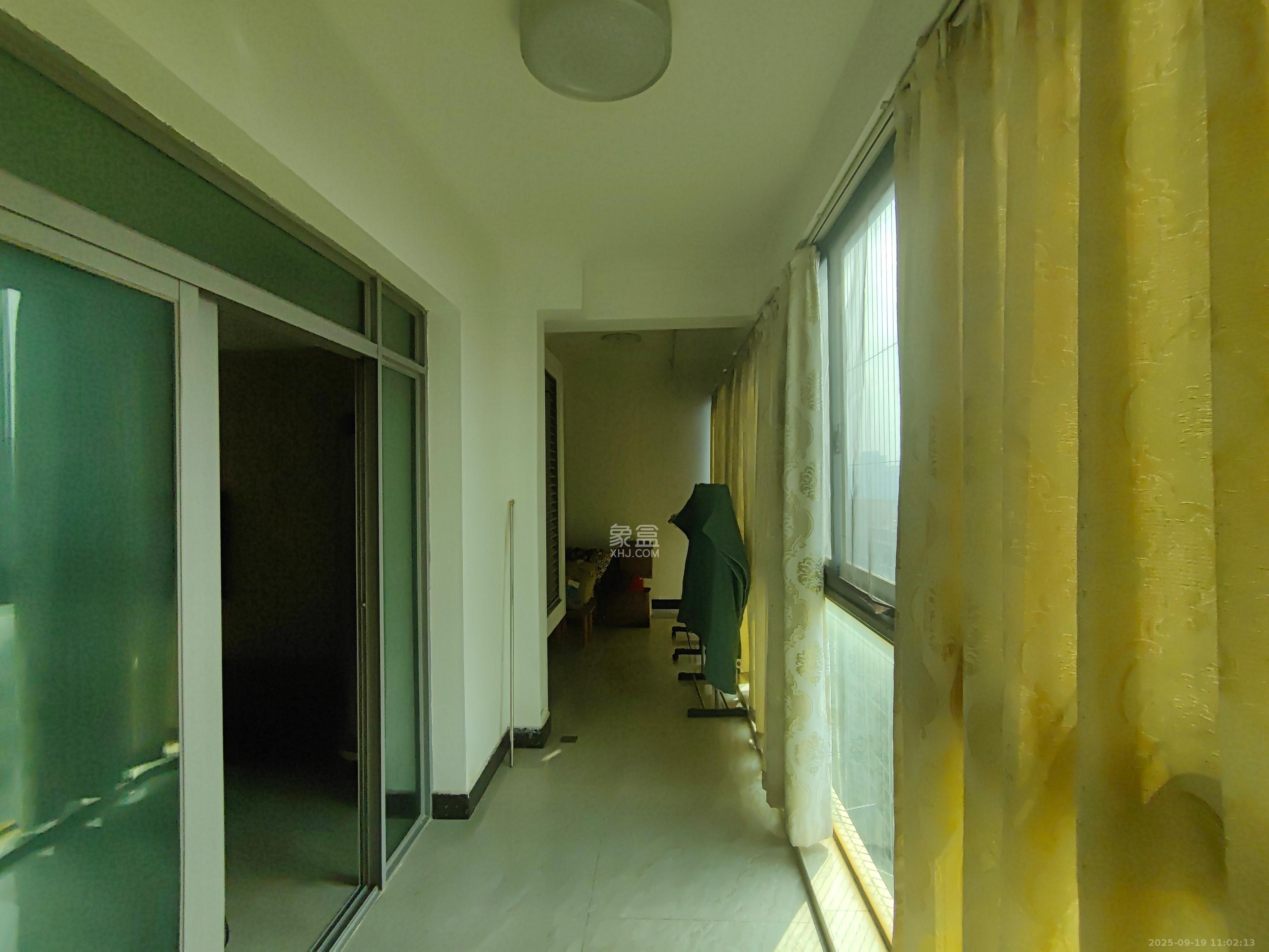 新城新世界一二三期 3室2厅1卫 2700.0元/月 新城新世界一二三期 3室2厅1卫 2700.0元/月室内图