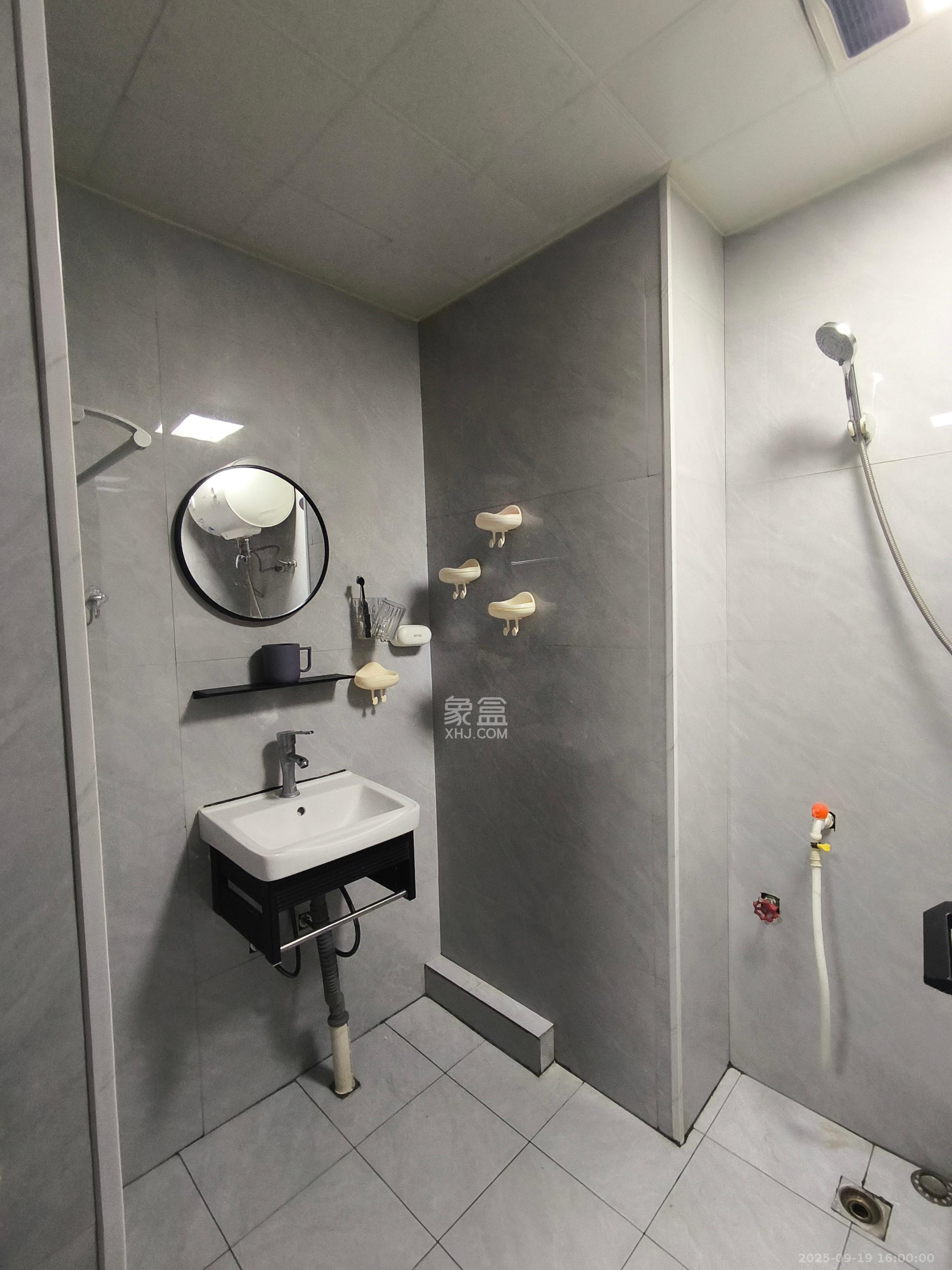 中海珑悦府 1室0厅0卫 1200.0元/月 中海珑悦府 1室0厅0卫 1200.0元/月室内图