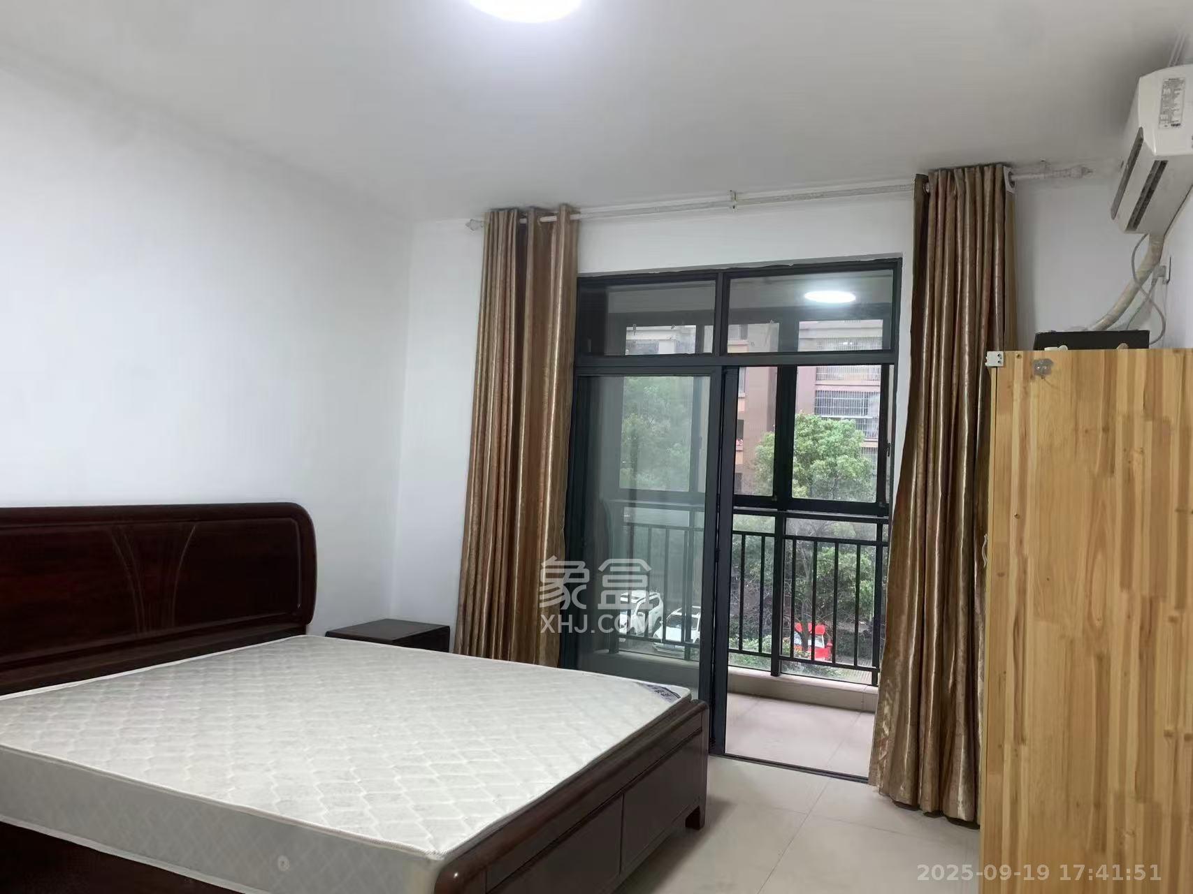 山水嘉园 4室2厅1卫 2000.0元/月 山水嘉园 4室2厅1卫 2000.0元/月室内图