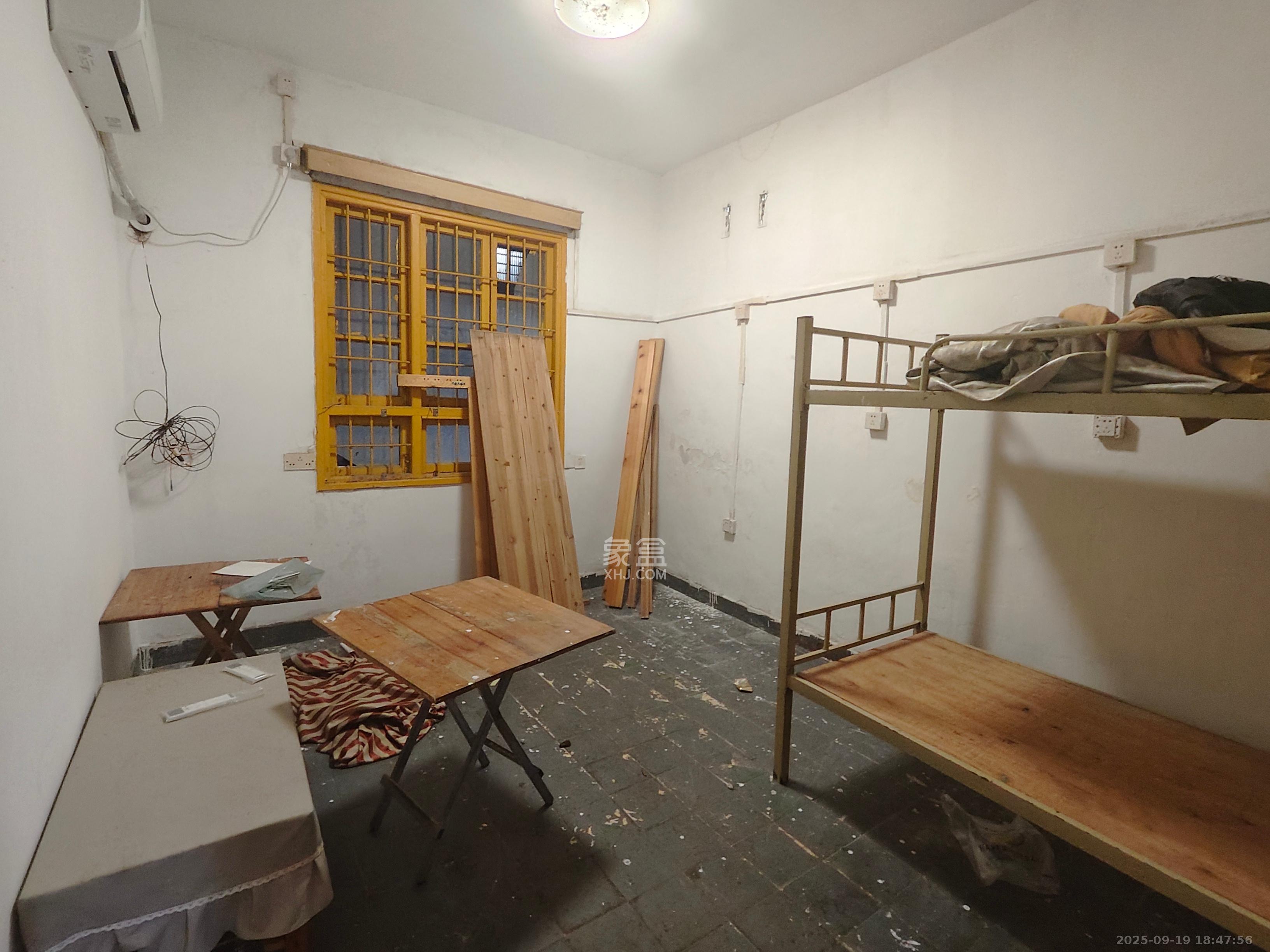 西牌楼社区  3室1厅1卫    2600.0元/月室内图