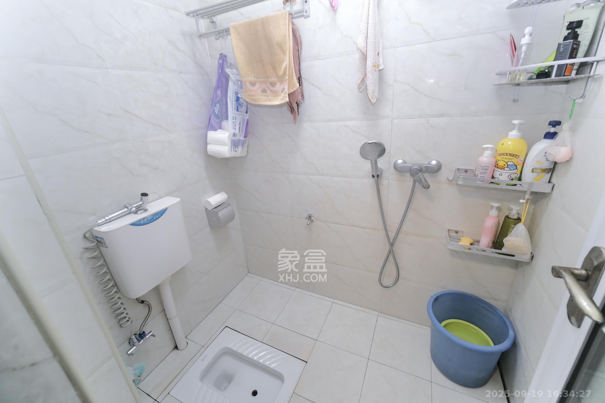 红树湾 3室2厅1卫 55.0万 红树湾 3室2厅1卫 55.0万卫生间