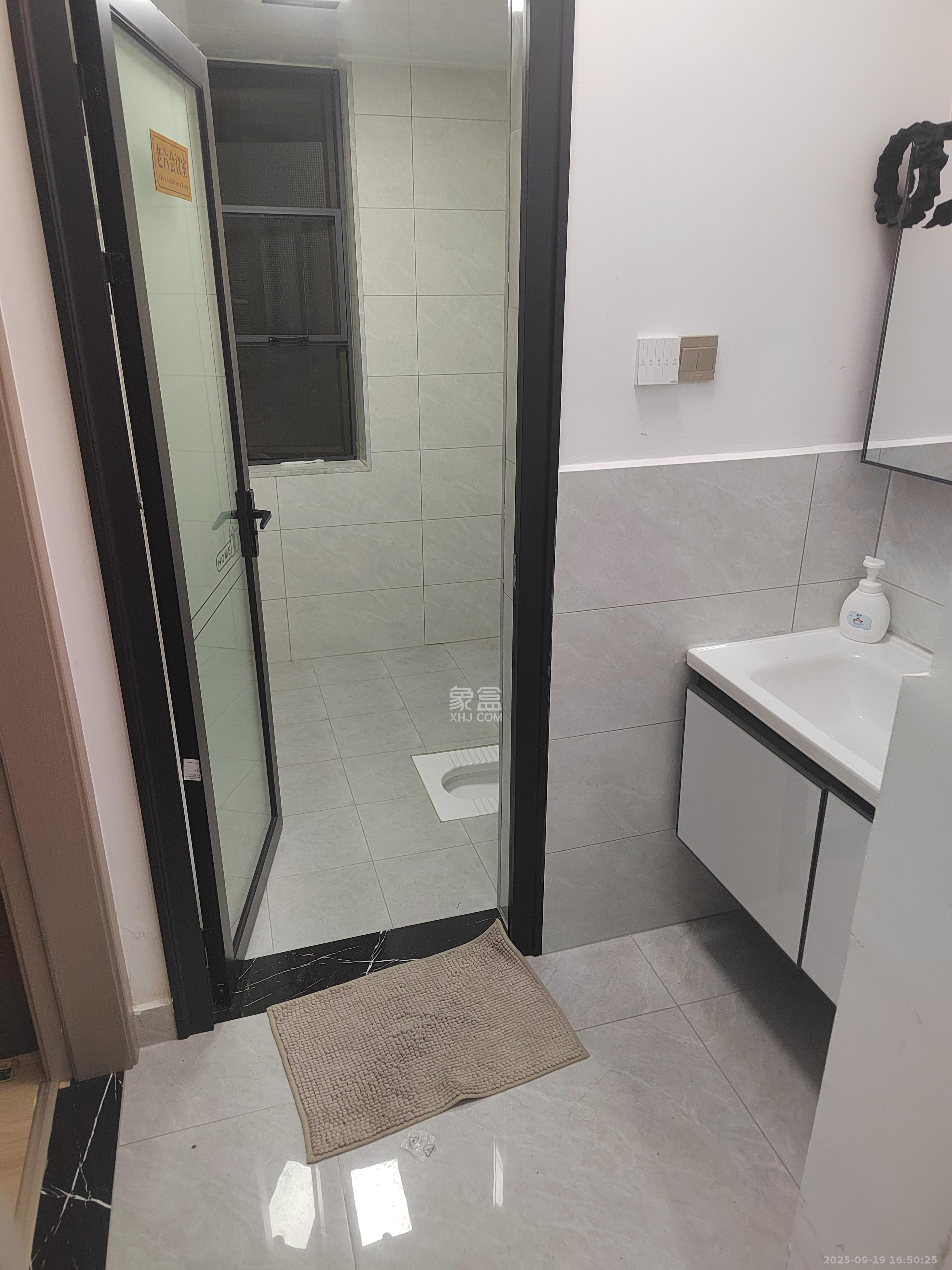 卓越蔚蓝海岸一期 3室1厅2卫 3500.0元/月 卓越蔚蓝海岸一期 3室1厅2卫 3500.0元/月室内图