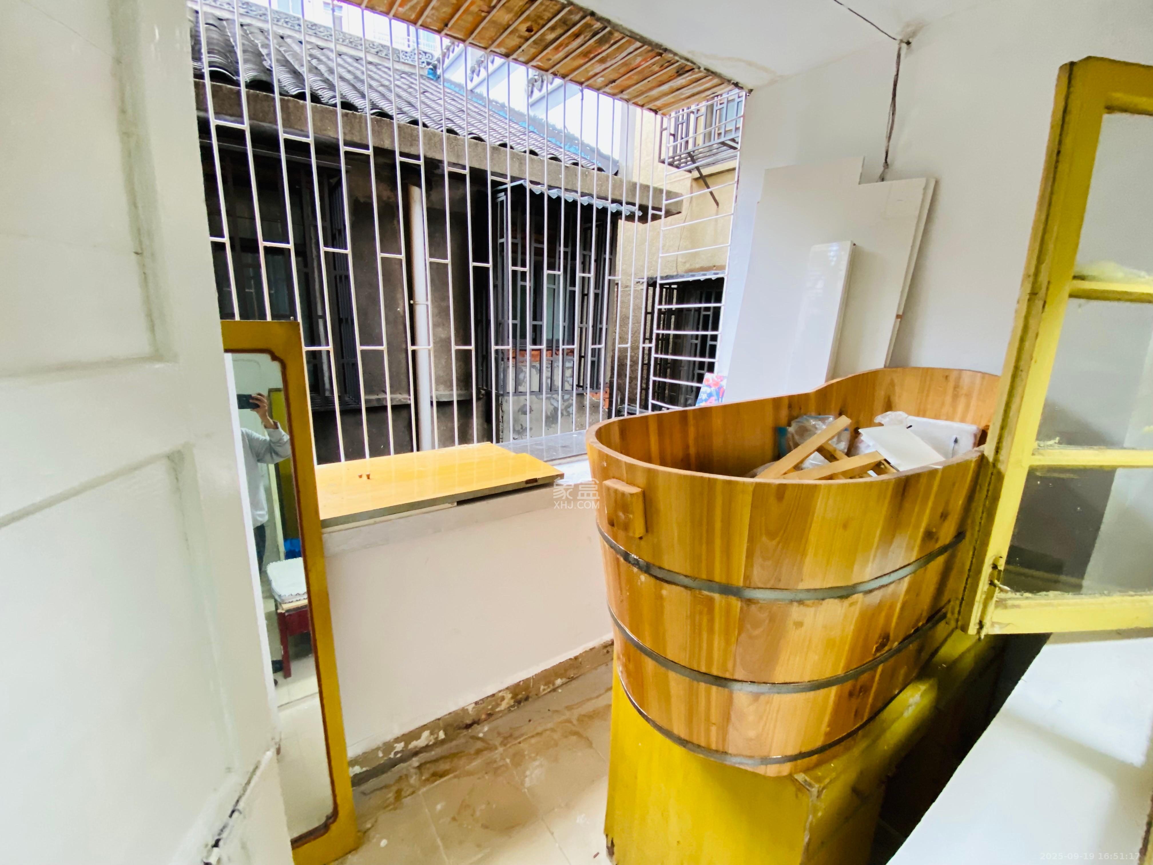 人民西路散盘  3室1厅1卫    2900.0元/月室内图