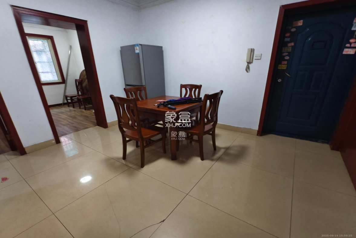 富绿新村 3室2厅2卫 1800.00元/月 富绿新村 3室2厅2卫 1800.00元/月室内图