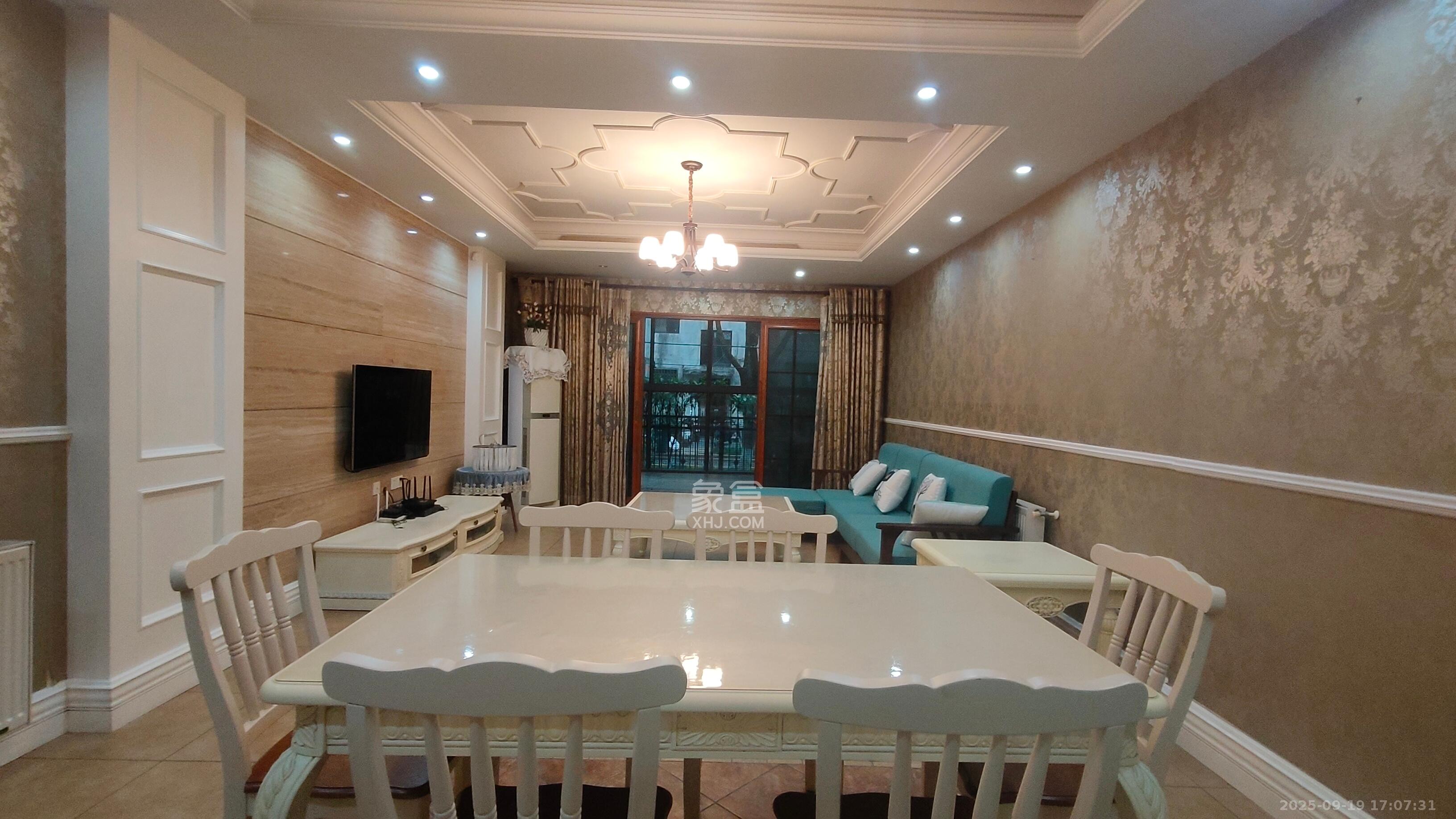 阳光100三期 1室2厅2卫 5000.0元/月 阳光100三期 1室2厅2卫 5000.0元/月室内图