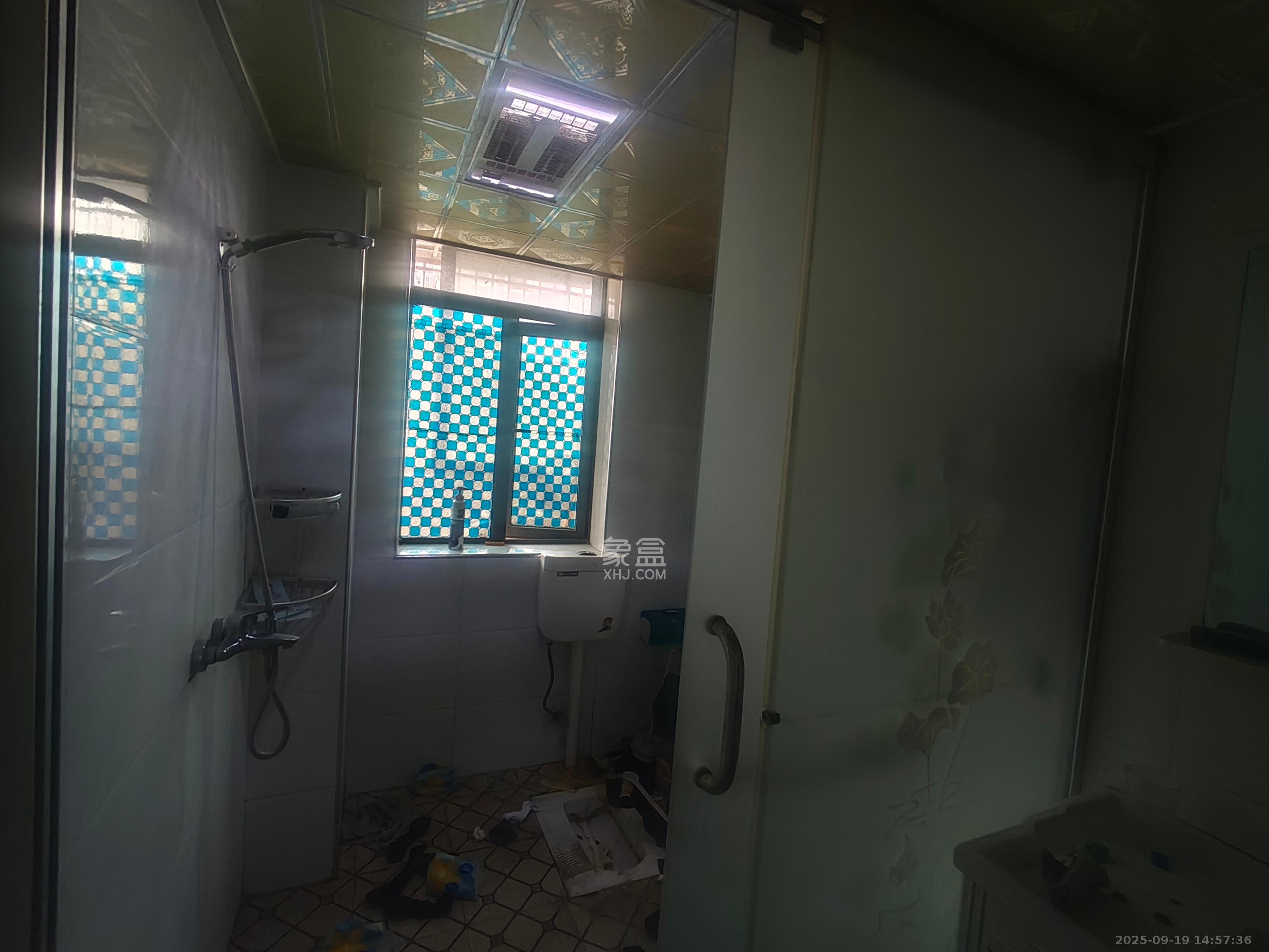 茶山馨苑 3室2厅1卫 2600.0元/月 茶山馨苑 3室2厅1卫 2600.0元/月室内图