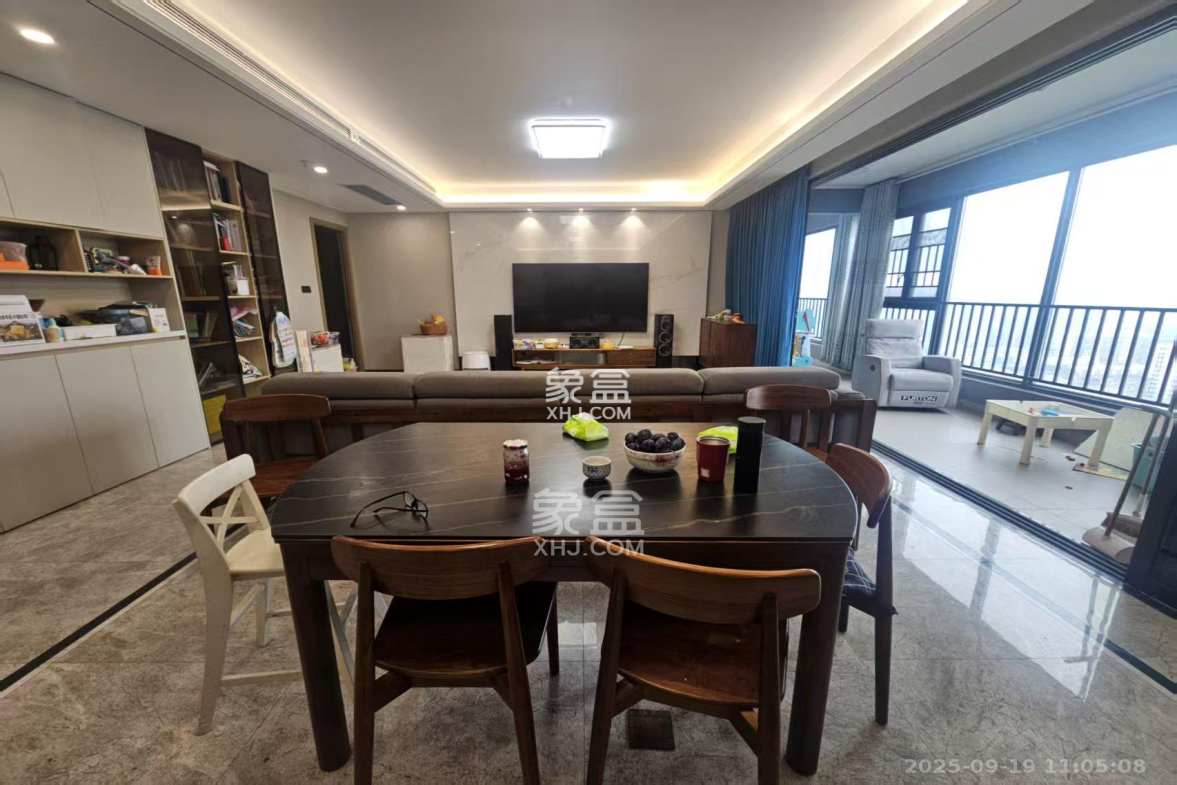 旭辉都会山 4室2厅3卫 10000.0元/月 旭辉都会山 4室2厅3卫 10000.0元/月室内图