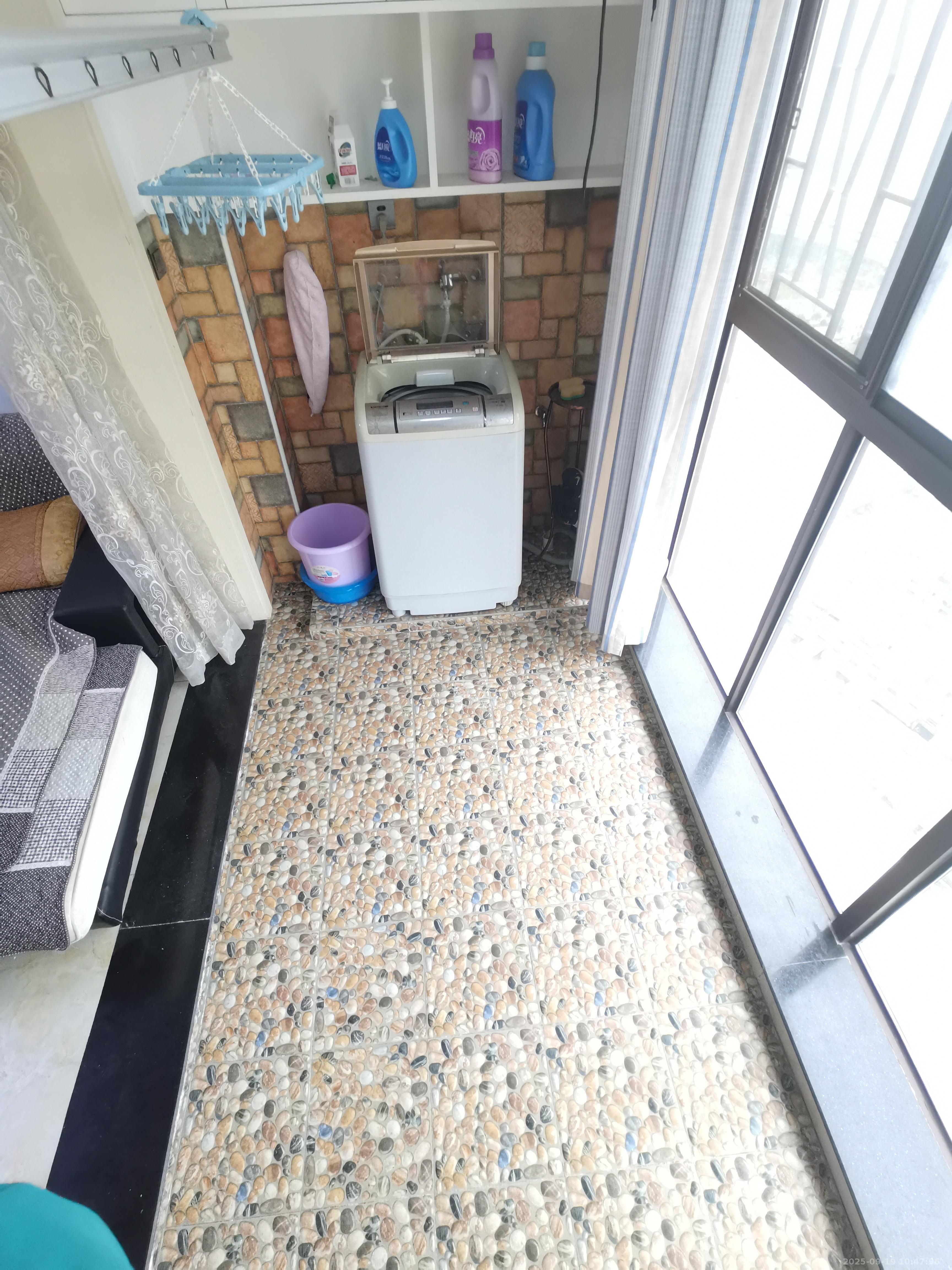 海洋半岛(月珑湾) 3室2厅1卫 2400.0元/月 海洋半岛(月珑湾) 3室2厅1卫 2400.0元/月室内图