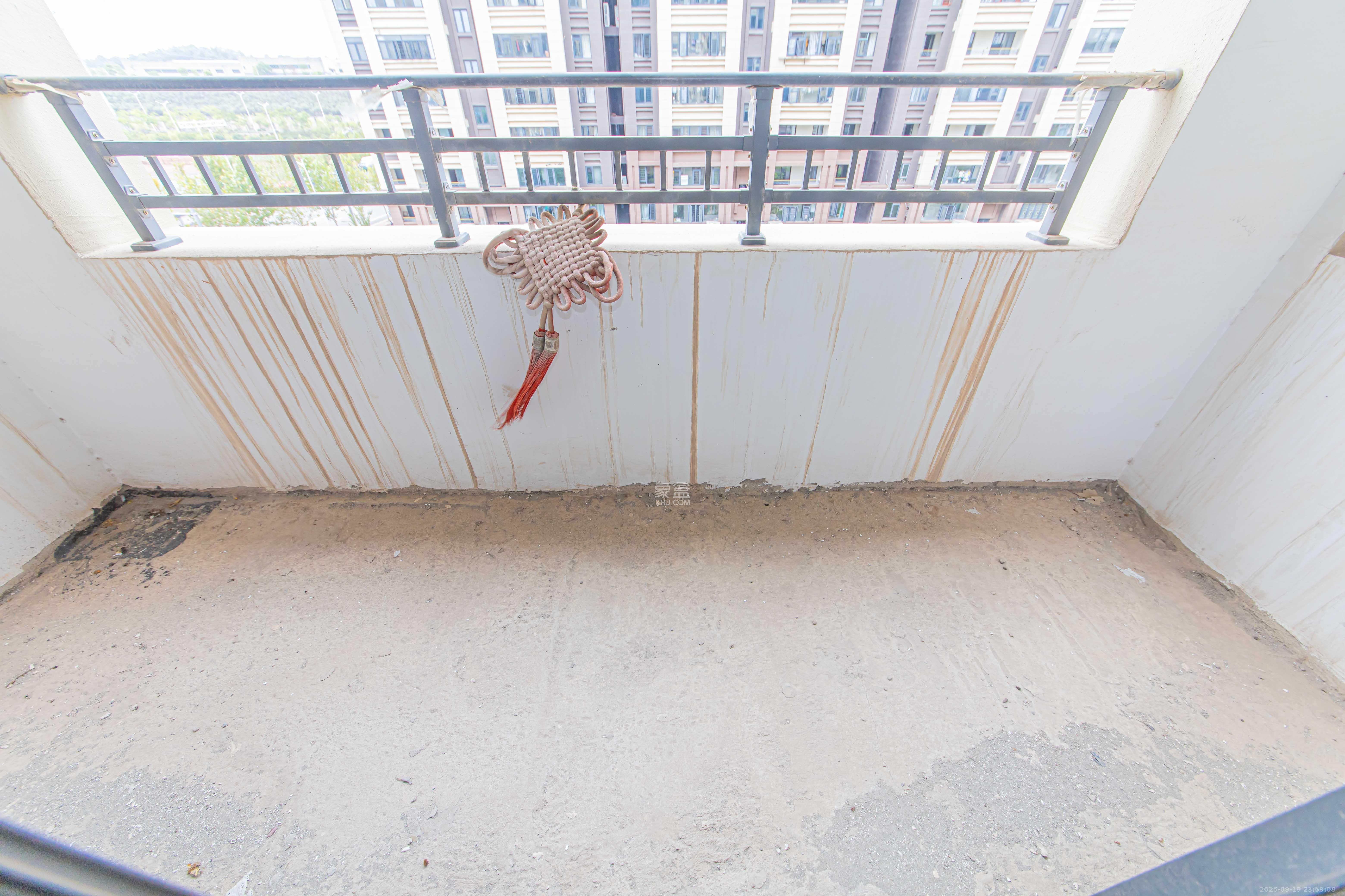 和泓融成府  4室2厅2卫    85.0万阳台