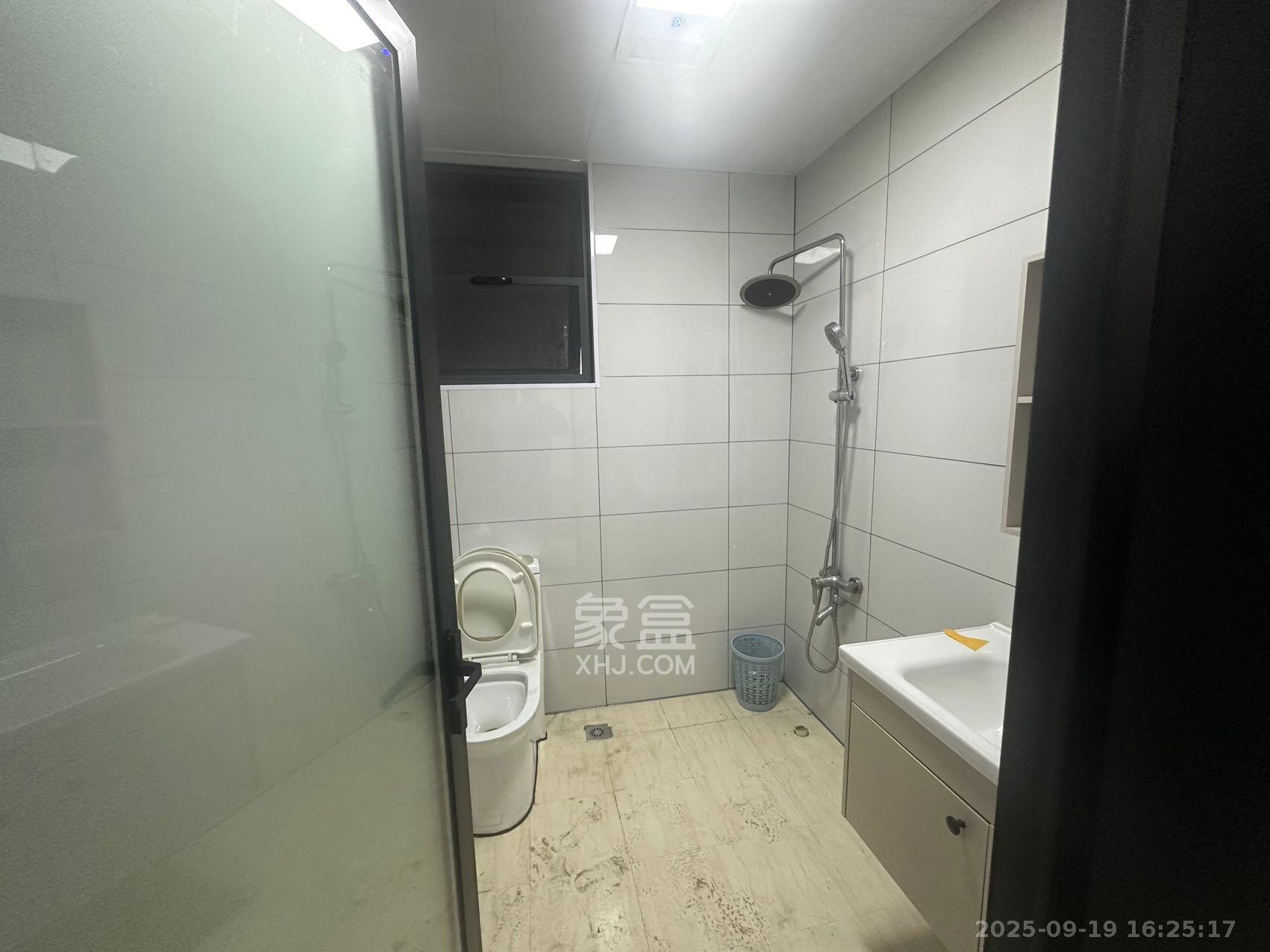 湘江世纪城达江苑  3室2厅1卫    2000.0元/月室内图