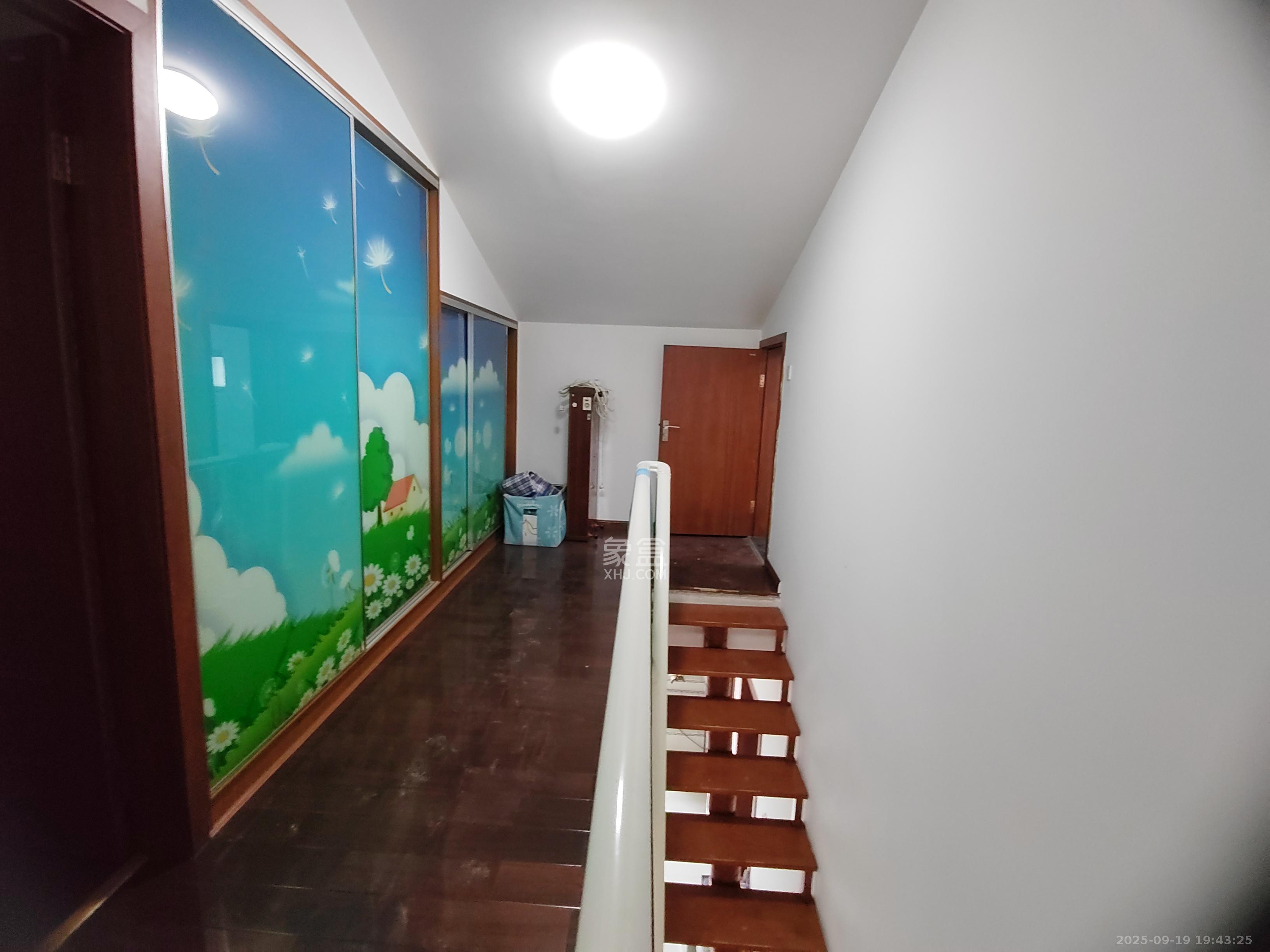 新雅园 3室2厅2卫 2000.0元/月 新雅园 3室2厅2卫 2000.0元/月室内图