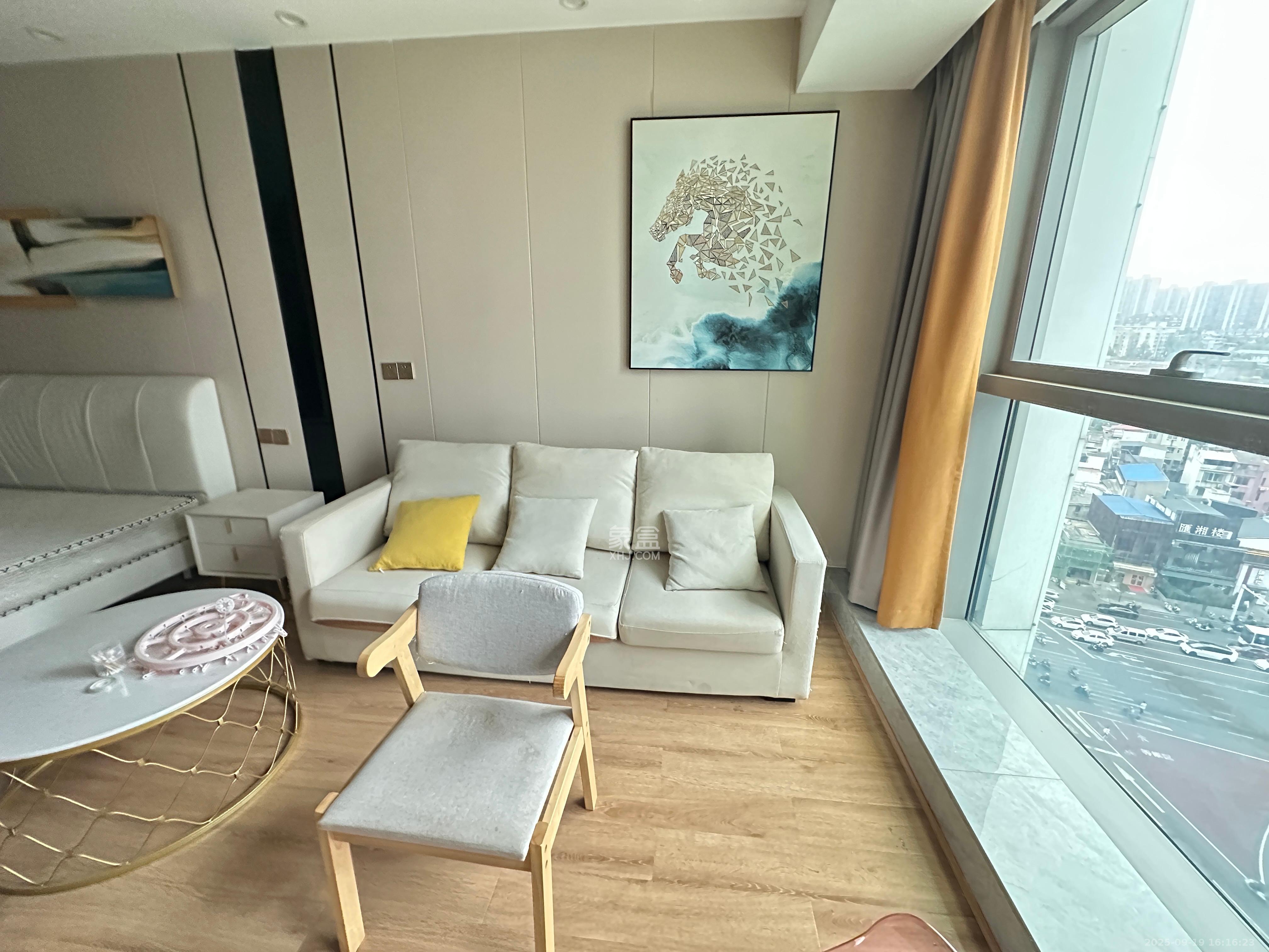 汇景发展环球中心 1室1厅1卫 2600.0元/月 汇景发展环球中心 1室1厅1卫 2600.0元/月室内图