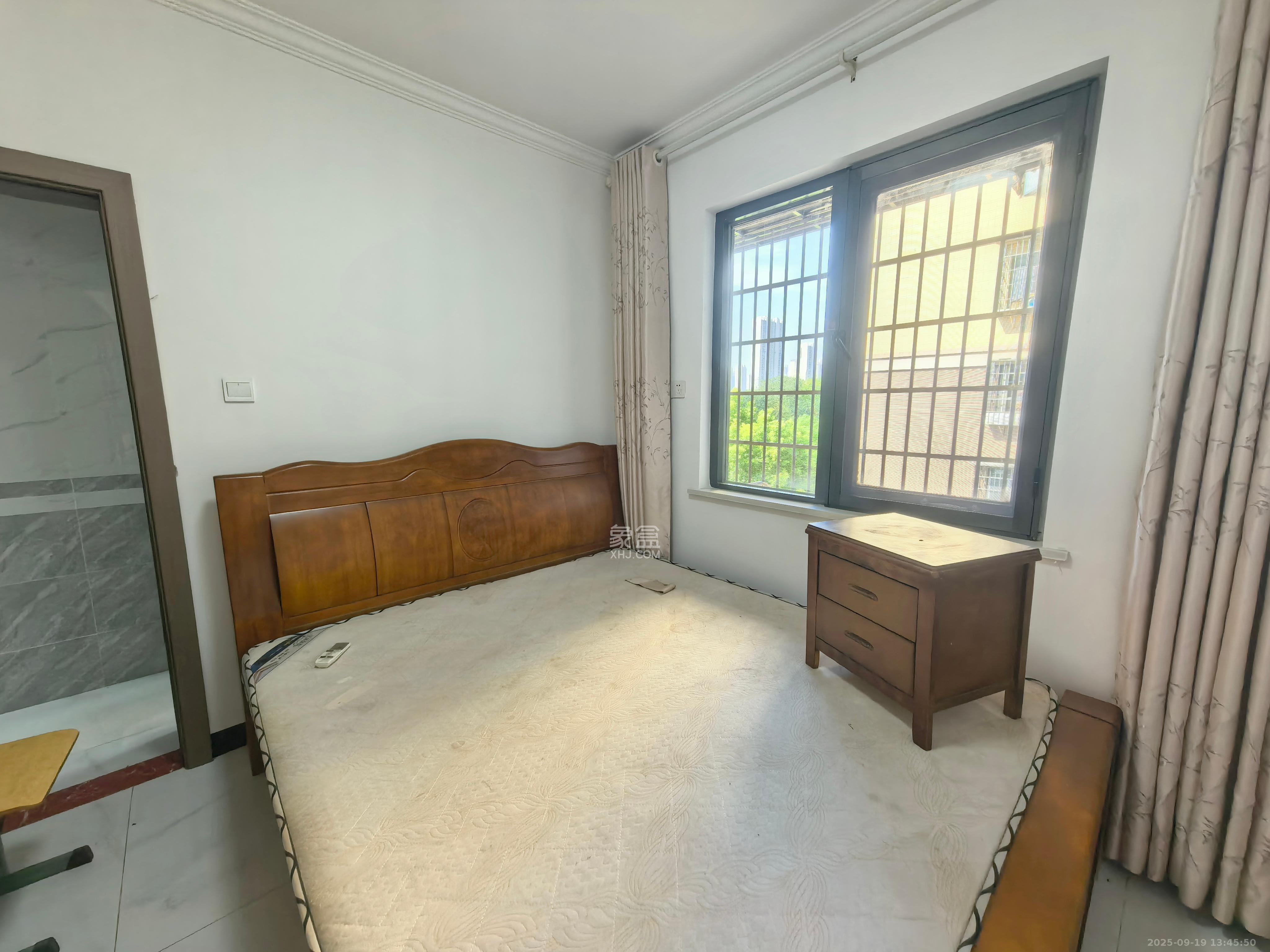 星城新宇川河苑 1室1厅1卫 1050.0元/月 星城新宇川河苑 1室1厅1卫 1050.0元/月室内图