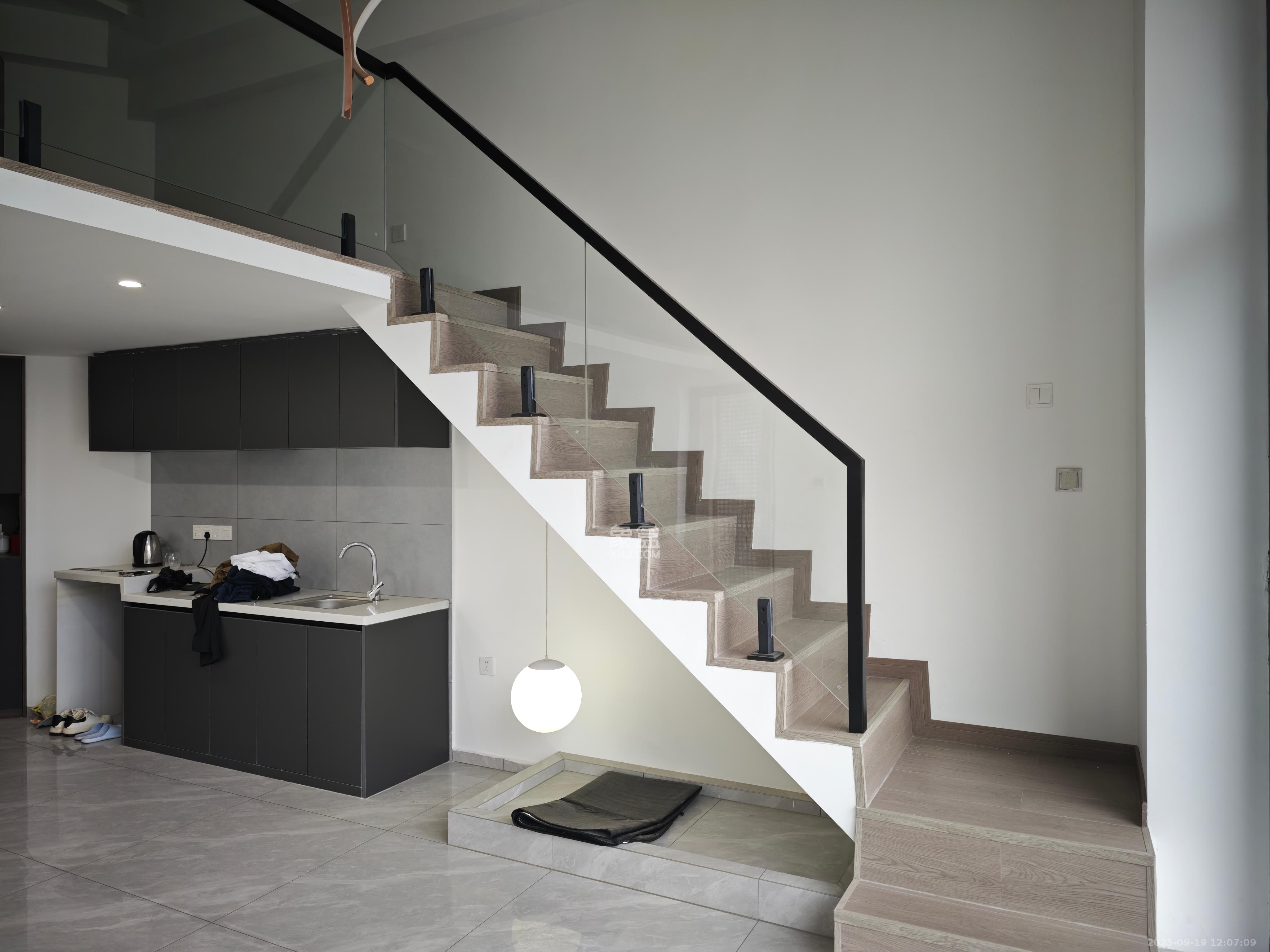 梅溪半岛  1室1厅1卫    2600.0元/月室内图