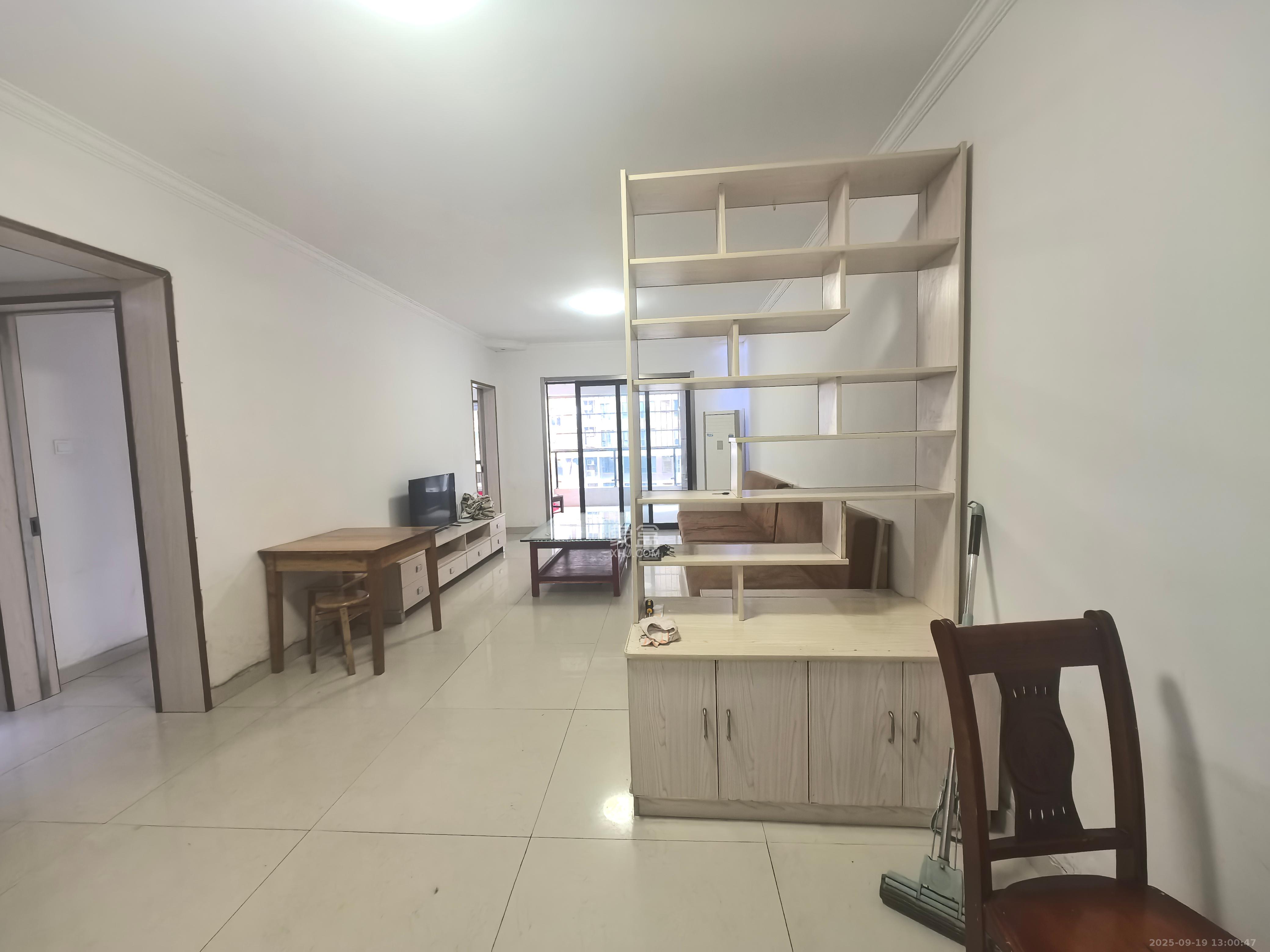 达美D6区  3室2厅1卫    2400.0元/月 达美D6区  3室2厅1卫    2400.0元/月