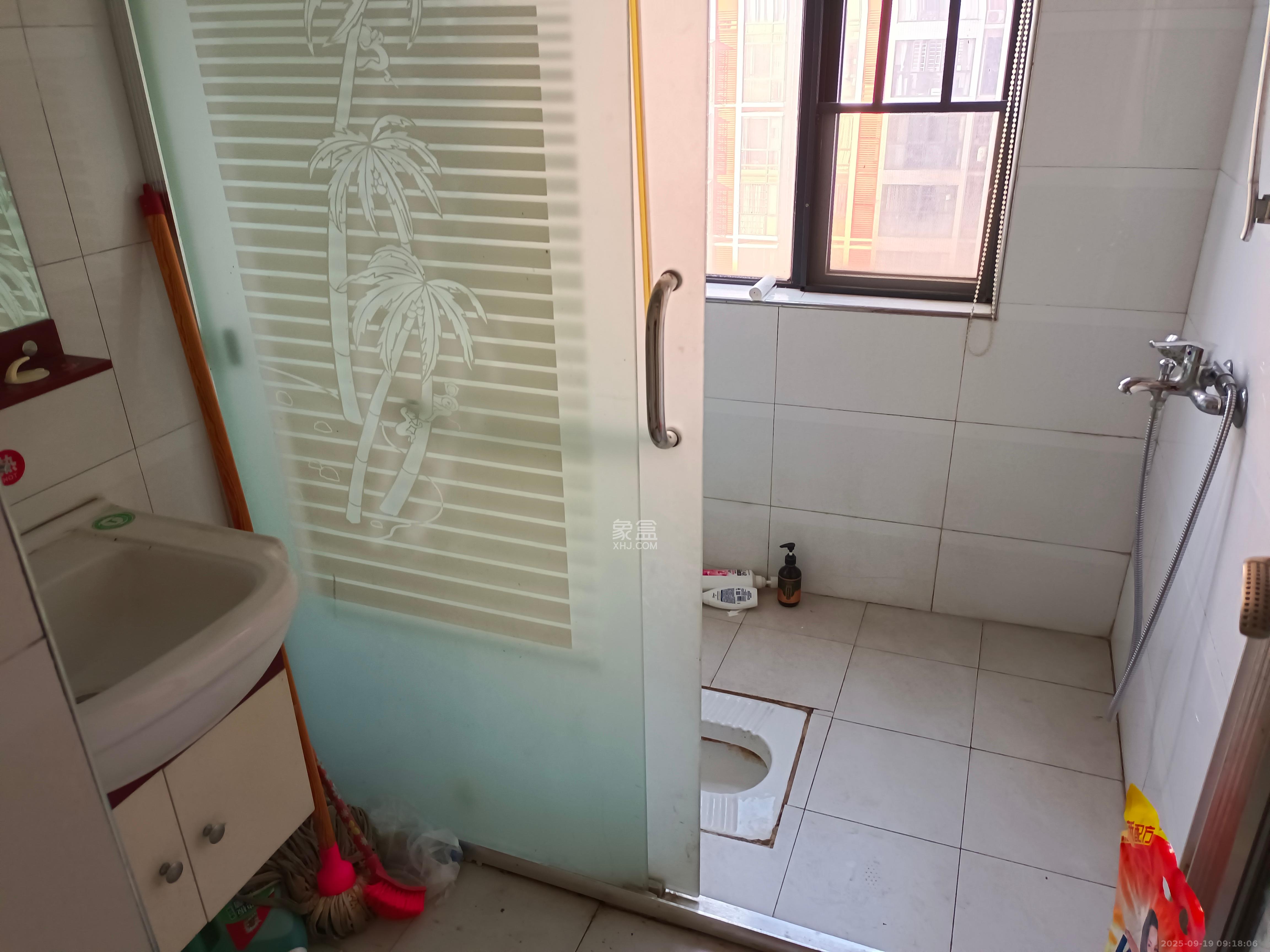 浩龙音乐界 3室2厅2卫 1650.0元/月 浩龙音乐界 3室2厅2卫 1650.0元/月室内图