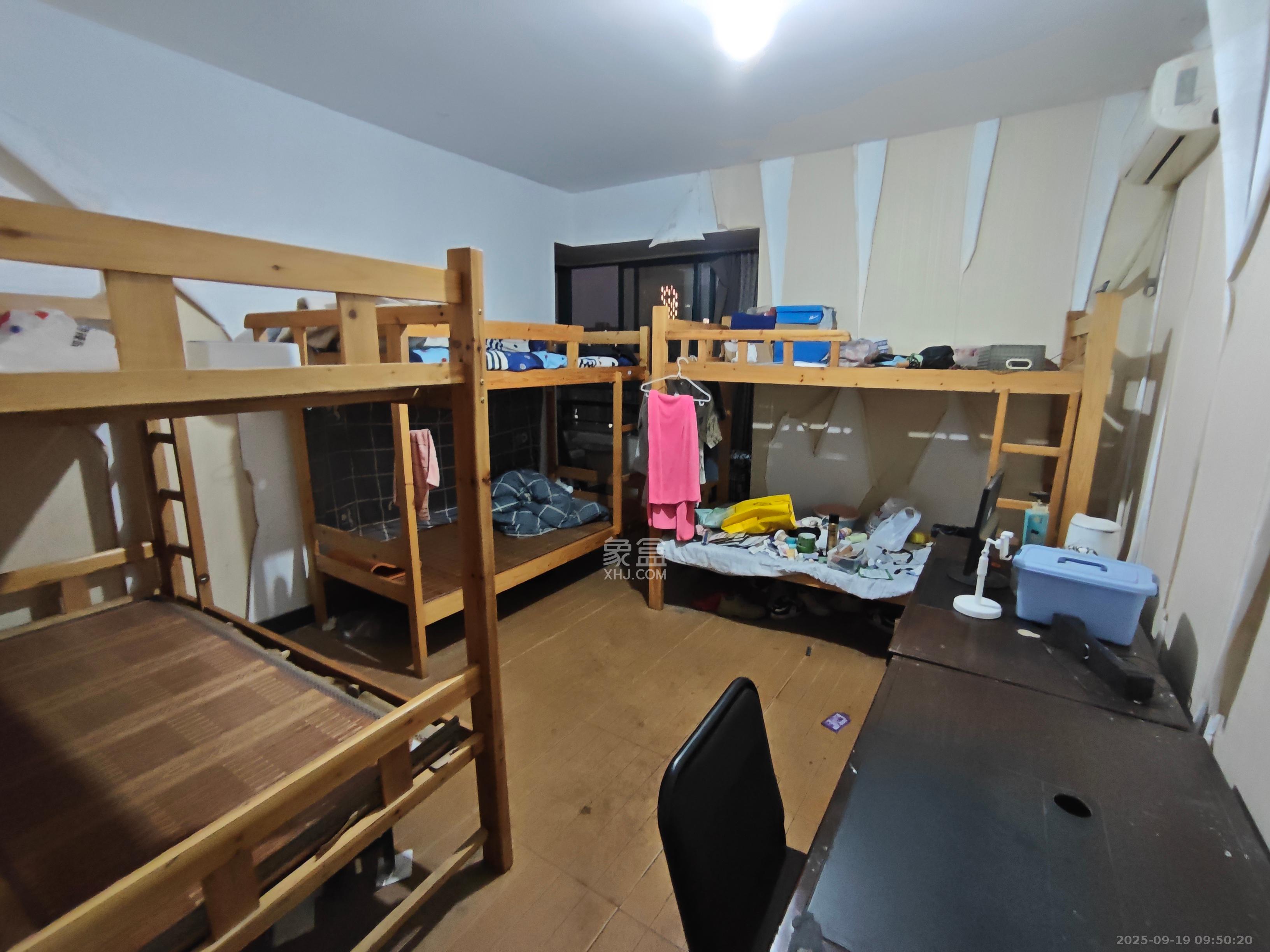 华盛世纪新城 4室1厅2卫 2000.0元/月 华盛世纪新城 4室1厅2卫 2000.0元/月室内图