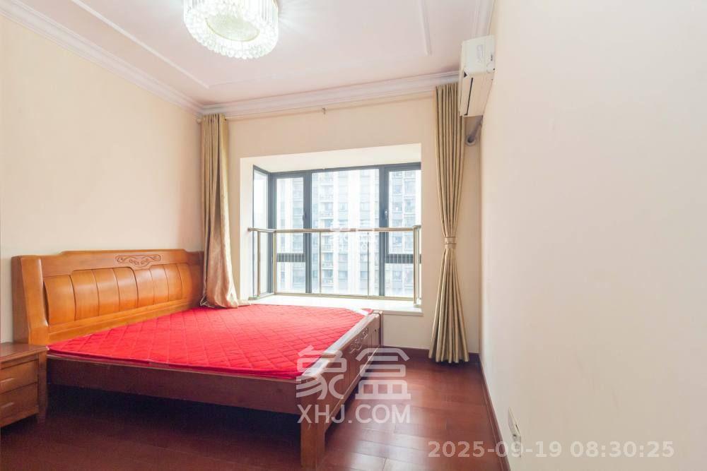 恒大江湾 3室1厅2卫 2200.0元/月 恒大江湾 3室1厅2卫 2200.0元/月室内图