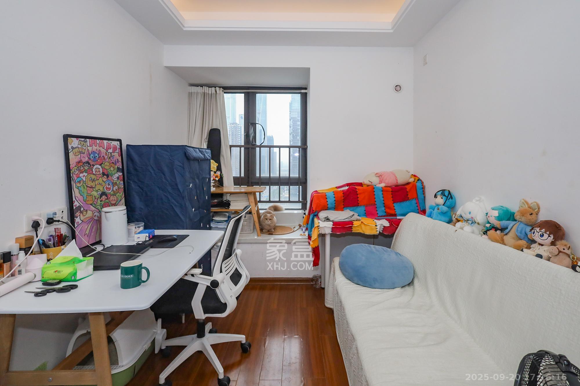 龙湖水晶郦城 1室1厅1卫 55.0万 龙湖水晶郦城 1室1厅1卫 55.0万客厅