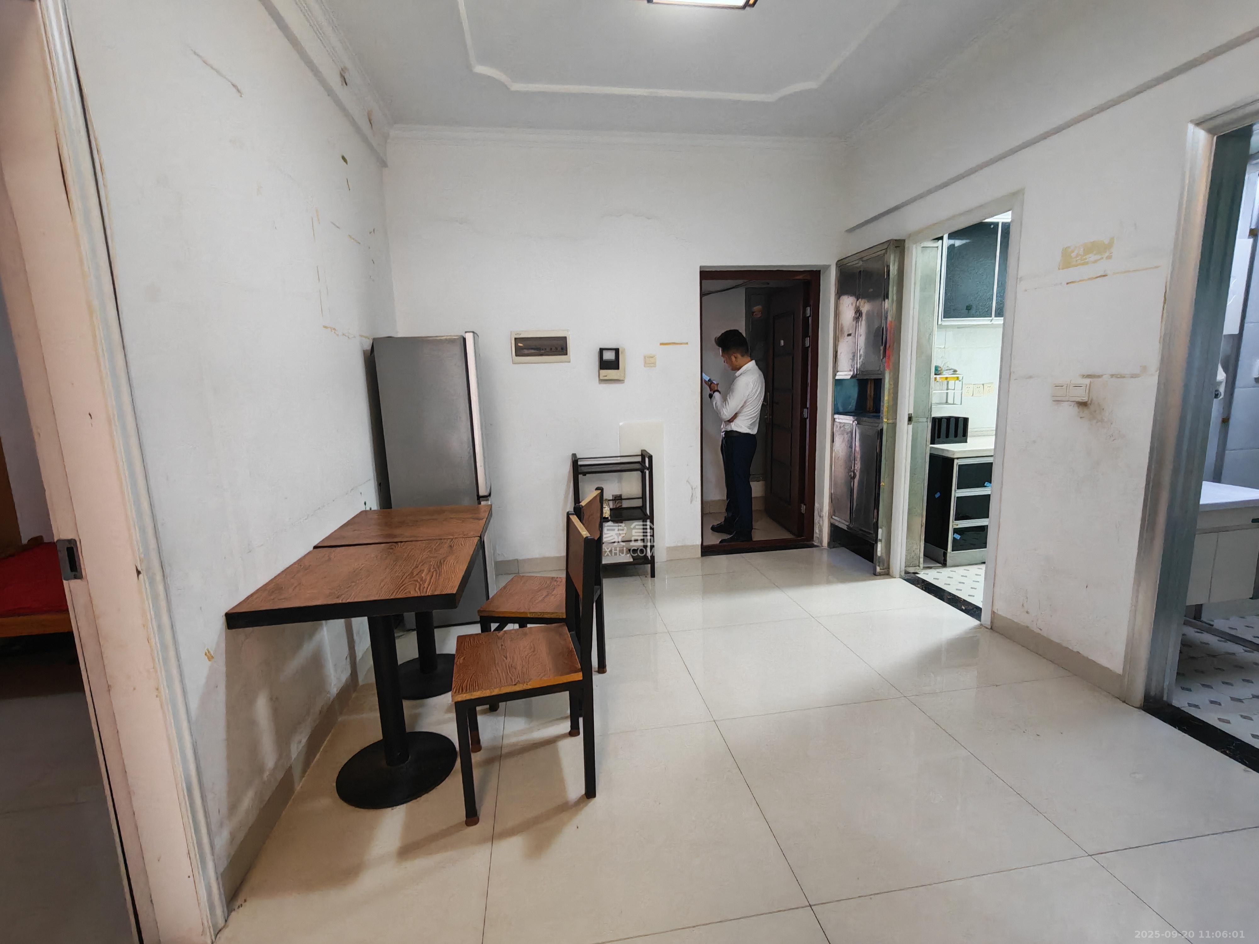 四季星城 2室2厅1卫 1400.0元/月 四季星城 2室2厅1卫 1400.0元/月室内图