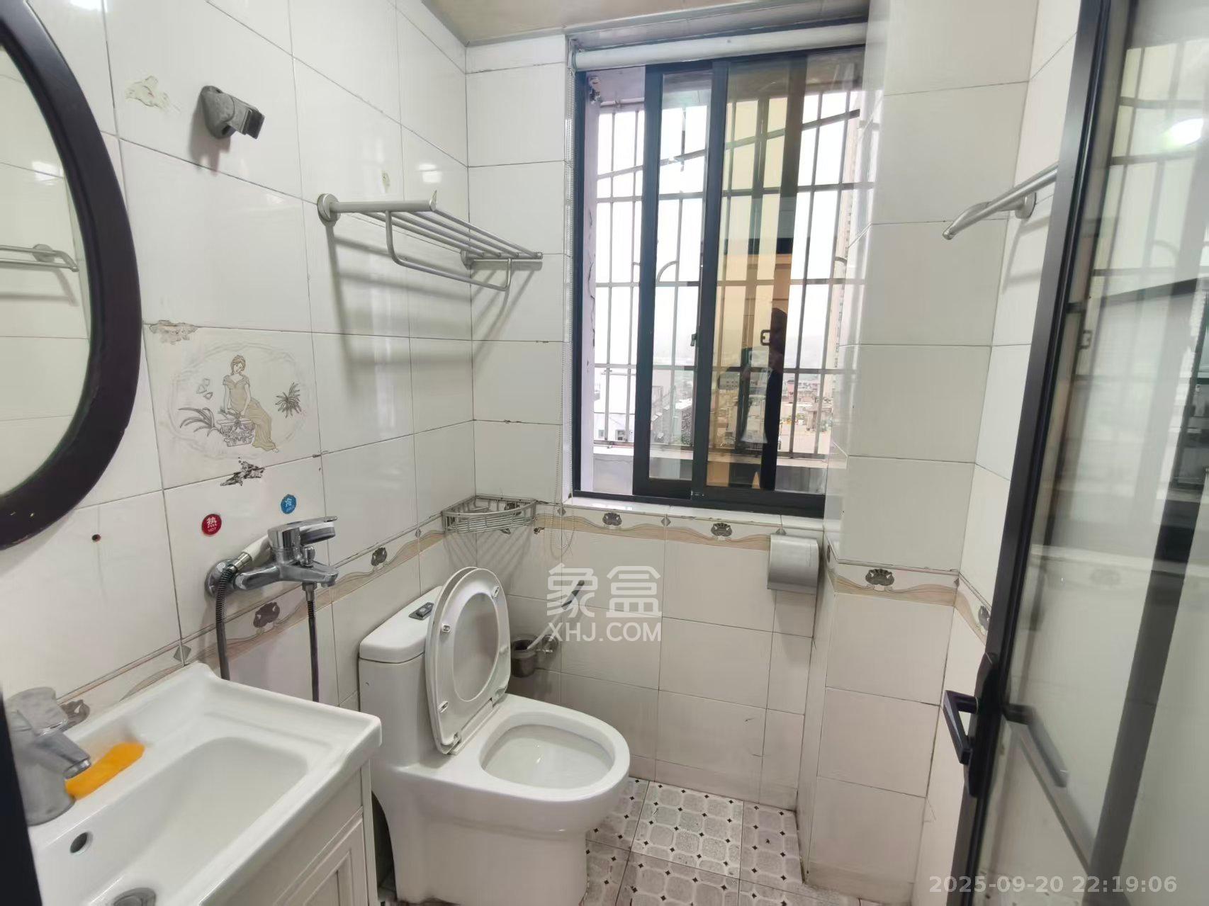 嘉顿新天地  2室1厅1卫    2500.0元/月室内图