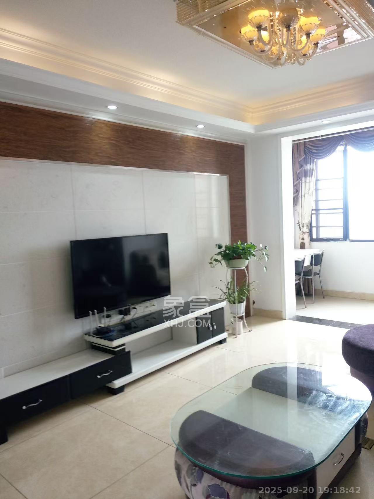 中国铁建梅溪青秀一期  3室2厅1卫    2200.0元/月室内图