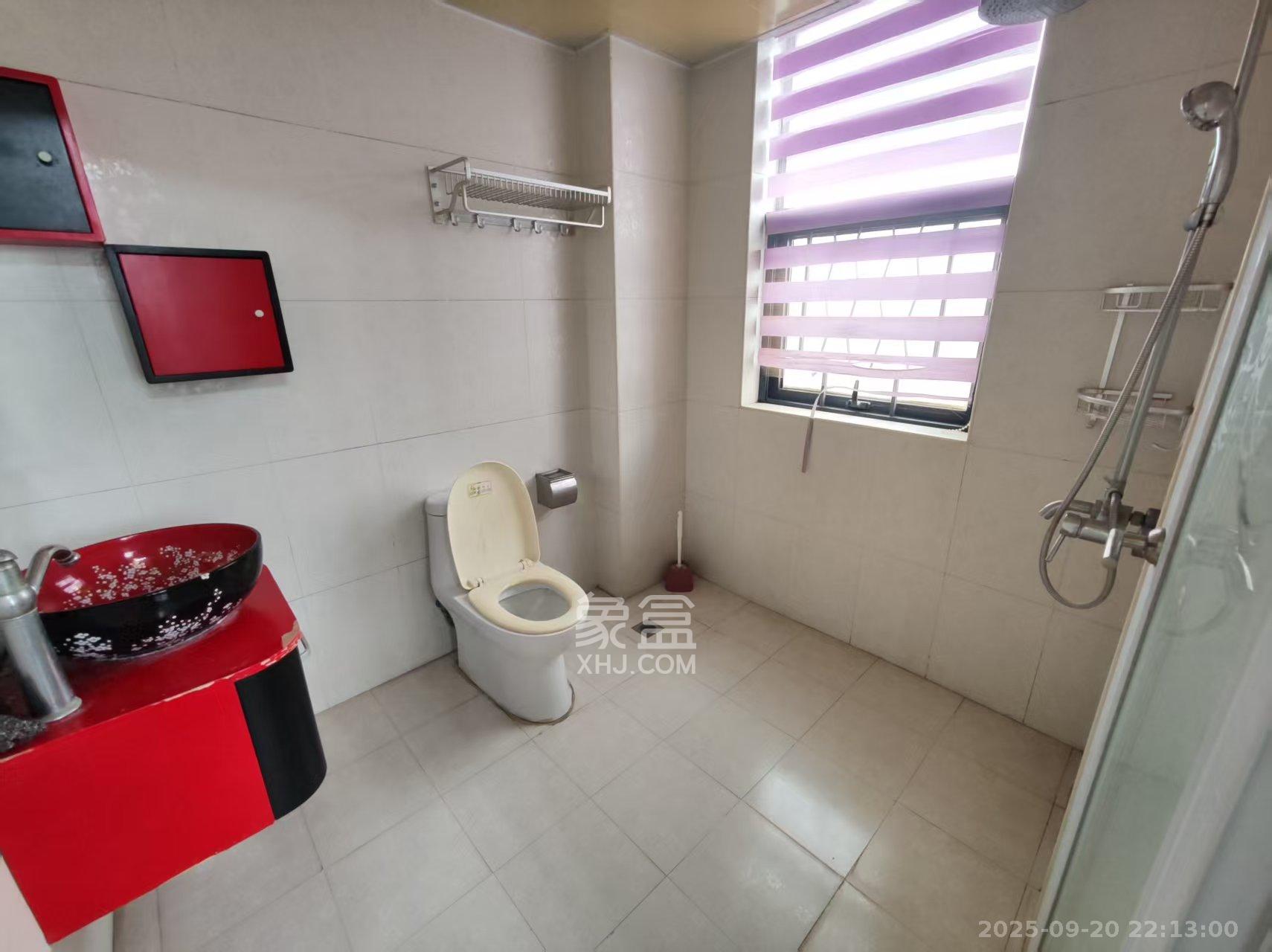 尚东紫郡 3室2厅2卫 2500.0元/月 尚东紫郡 3室2厅2卫 2500.0元/月室内图