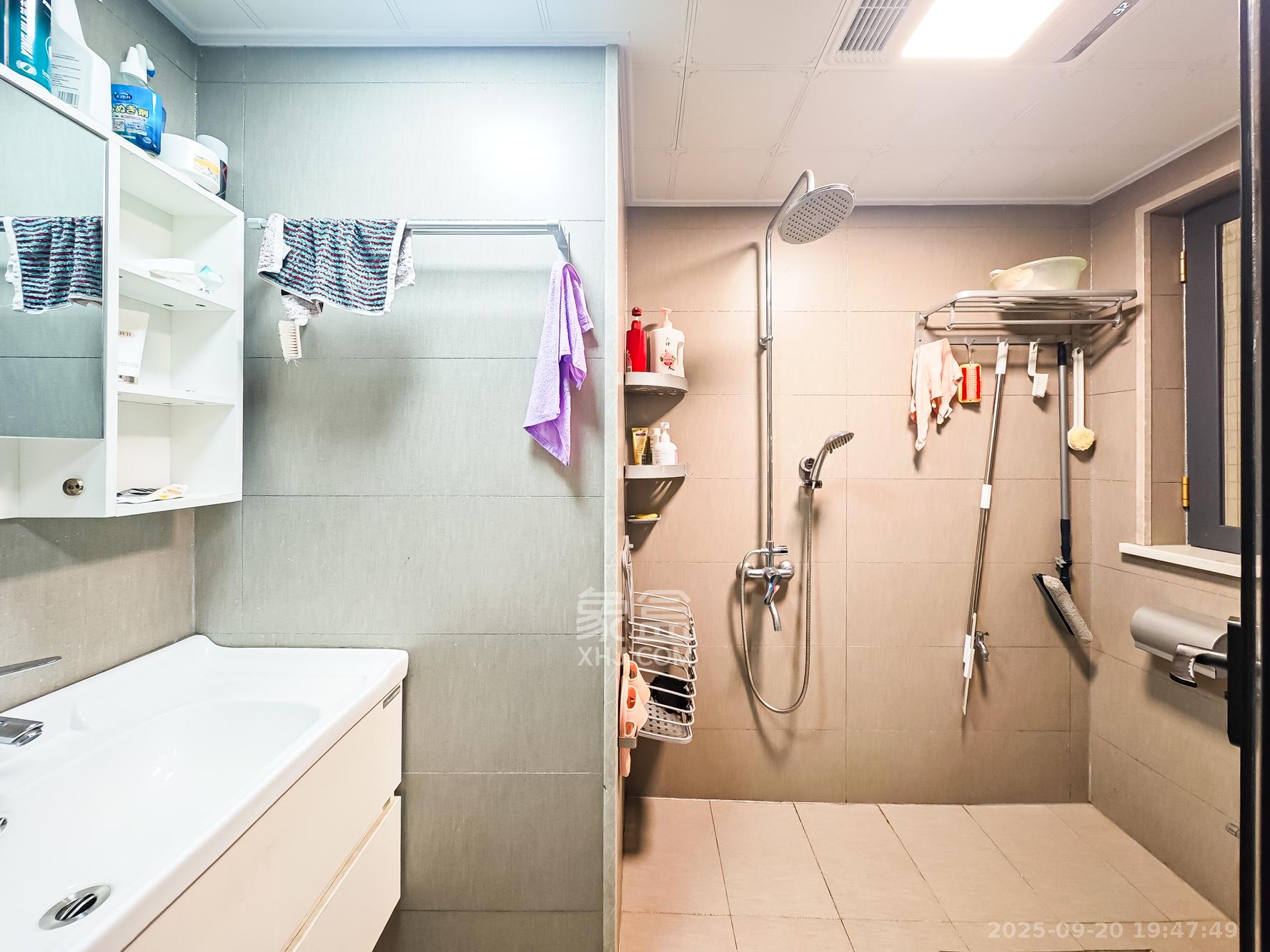 福晟钱隆国际（晟冉景苑）  3室2厅1卫    89.8万卫生间