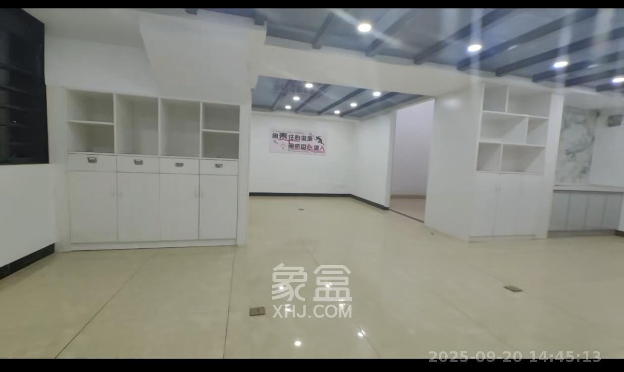 华润置地广场二期 1室1厅1卫 3500.0元/月 华润置地广场二期 1室1厅1卫 3500.0元/月室内图