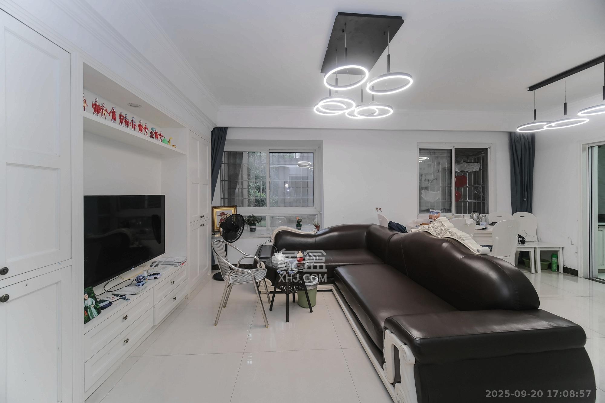 山水湾 3室2厅1卫 68.8万 山水湾 3室2厅1卫 68.8万客厅