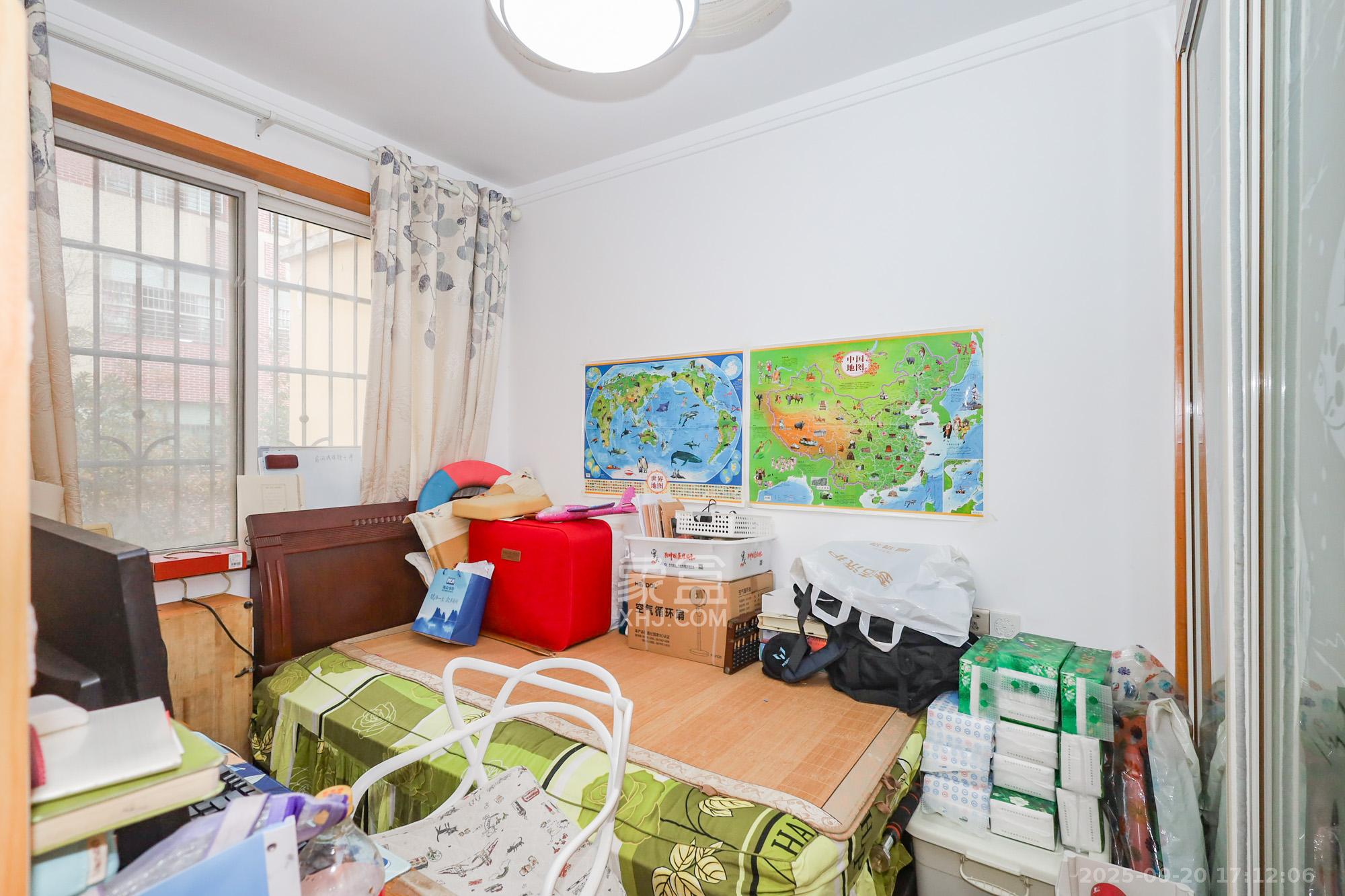 德润园  3室2厅1卫    67.8万卧室