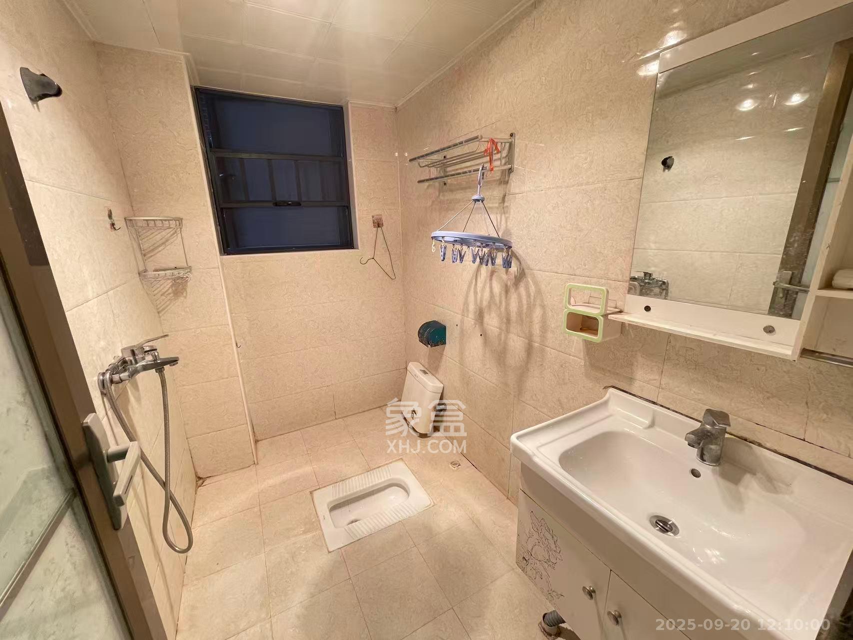 和庄  3室2厅1卫    2200.0元/月室内图