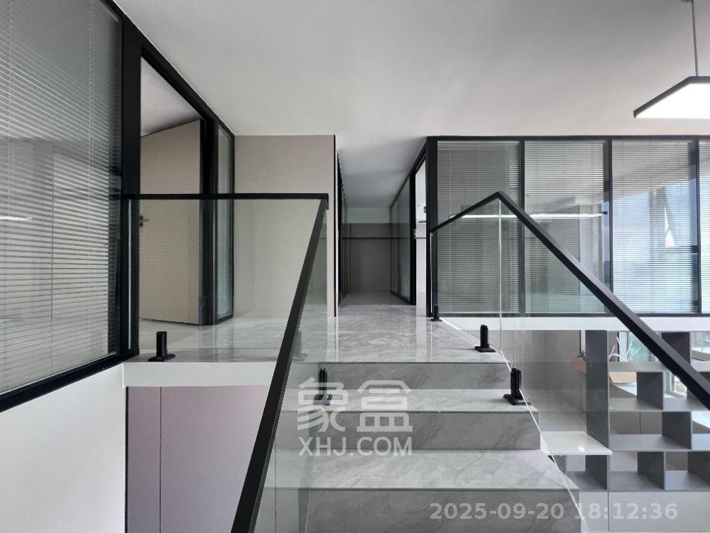 奥克斯滨仕花园（奥克斯洋湖广场/奥克斯中心）   160.0㎡      8500.0元/月室内图