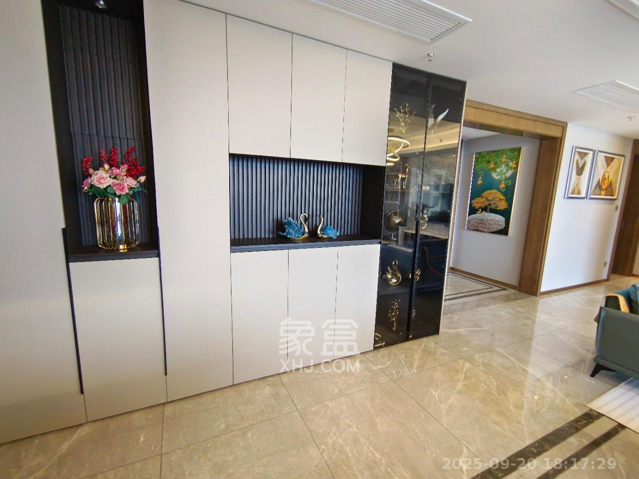 梅溪湖金茂湾 4室2厅2卫 13000.0元/月 梅溪湖金茂湾 4室2厅2卫 13000.0元/月室内图