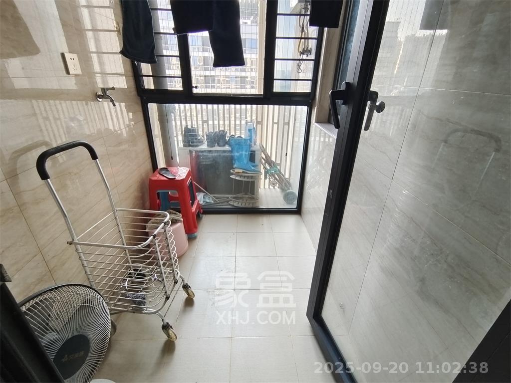 阳光100一期、四五期  2室2厅1卫    2300.0元/月室内图