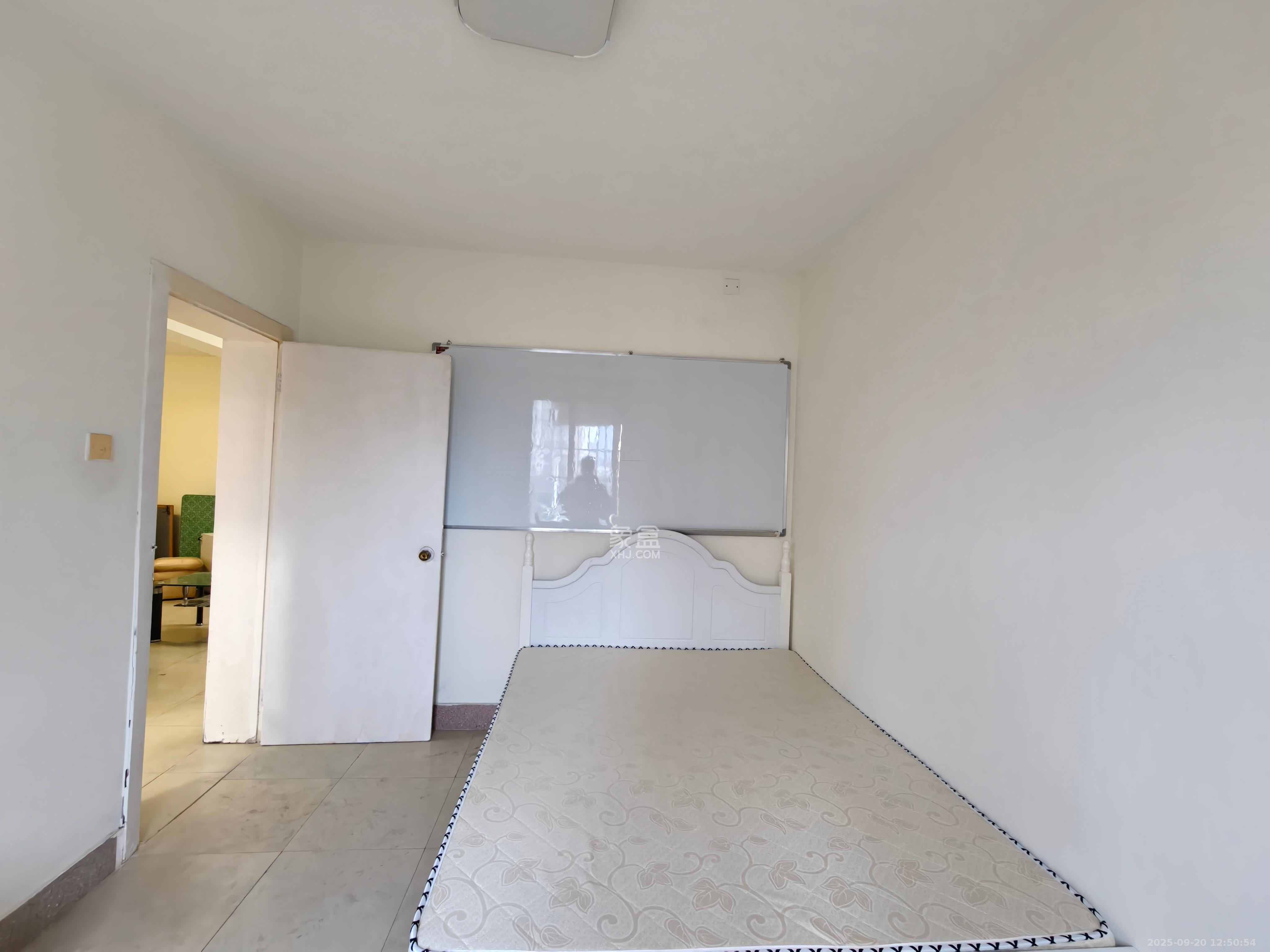 曾家湾13号生活区(友谊集团公司宿舍) 3室1厅1卫 1600.0元/月 曾家湾13号生活区(友谊集团公司宿舍) 3室1厅1卫 1600.0元/月室内图