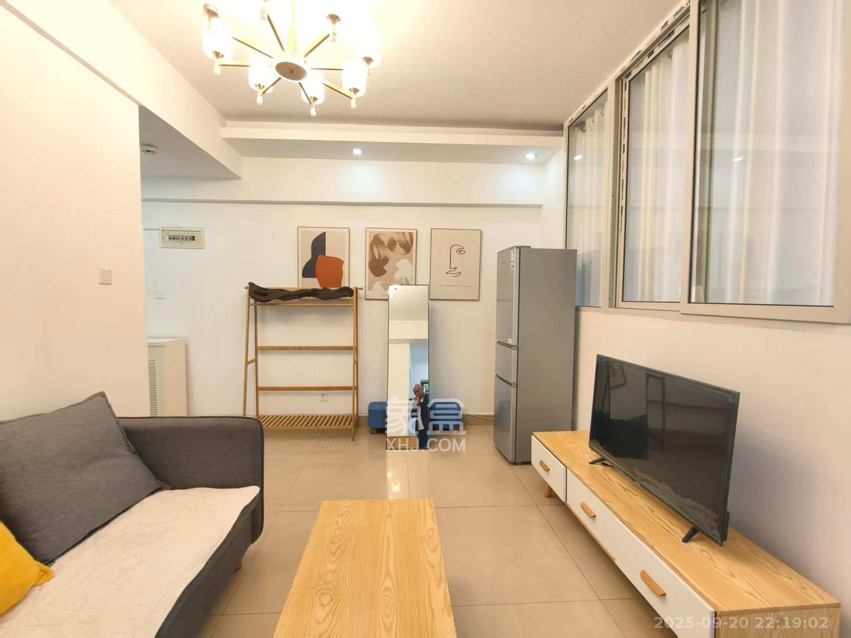 嘉顿新天地  2室1厅1卫    2500.0元/月室内图